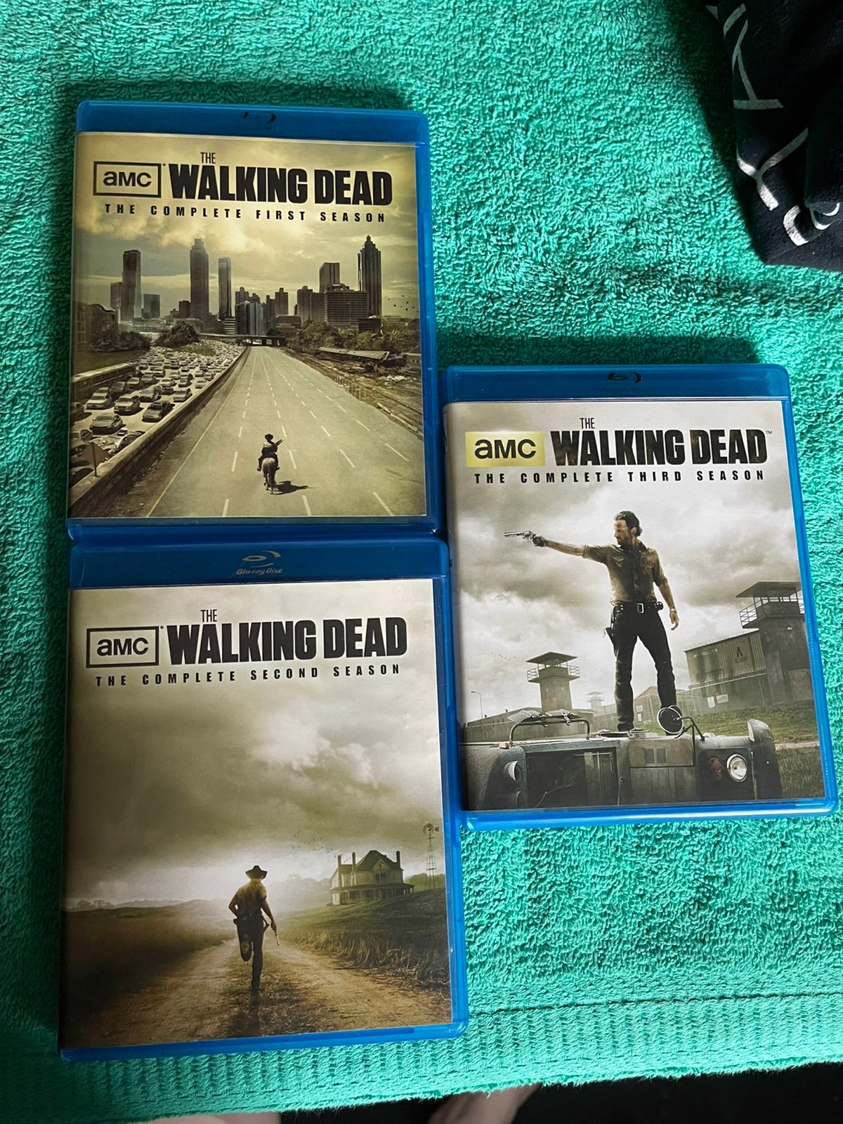 Blu Ray Walking Dead DVDs Season 1-3 Never been used bought them and never watch