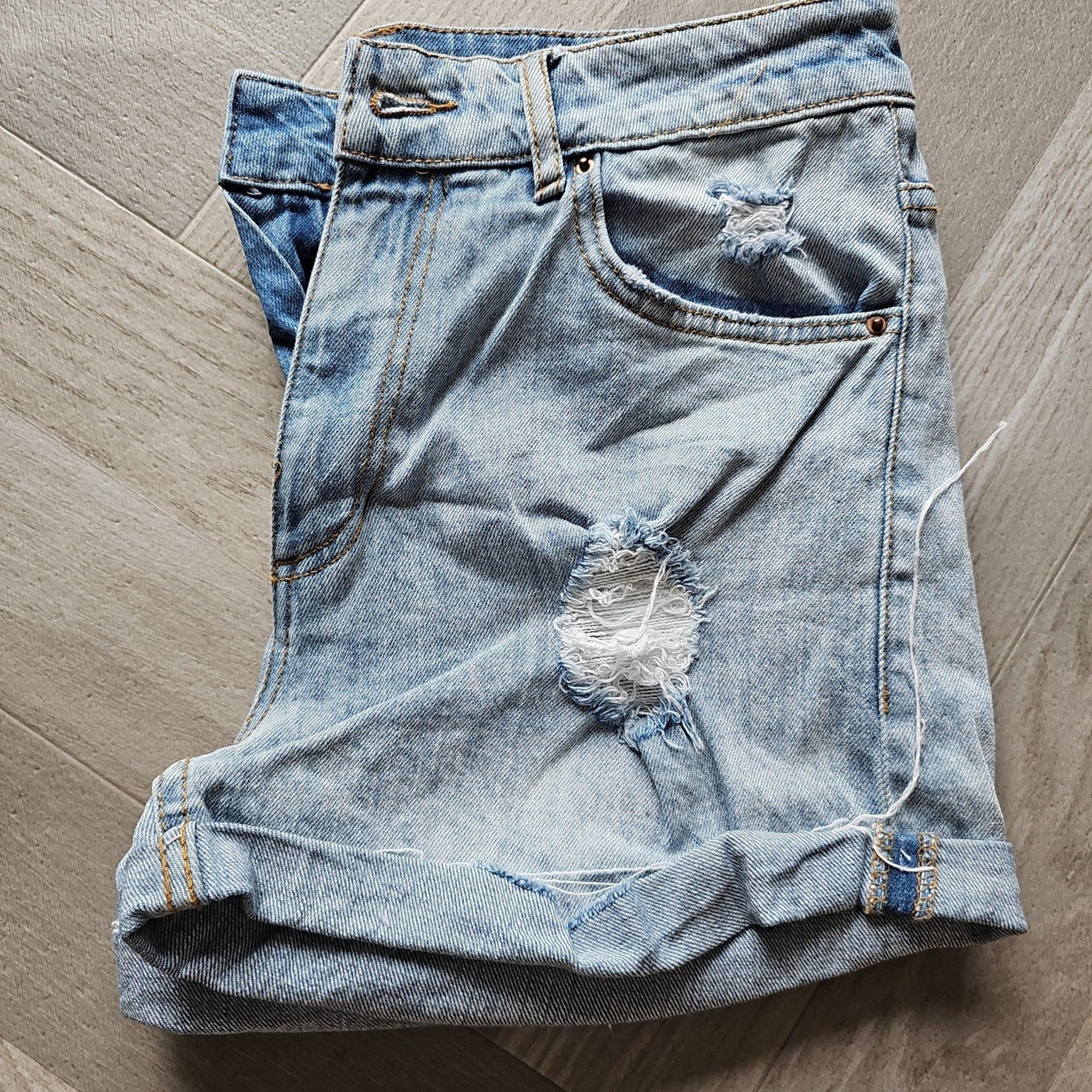 H&M Light wash denim Mom comfort high shorts womens 6 distressed