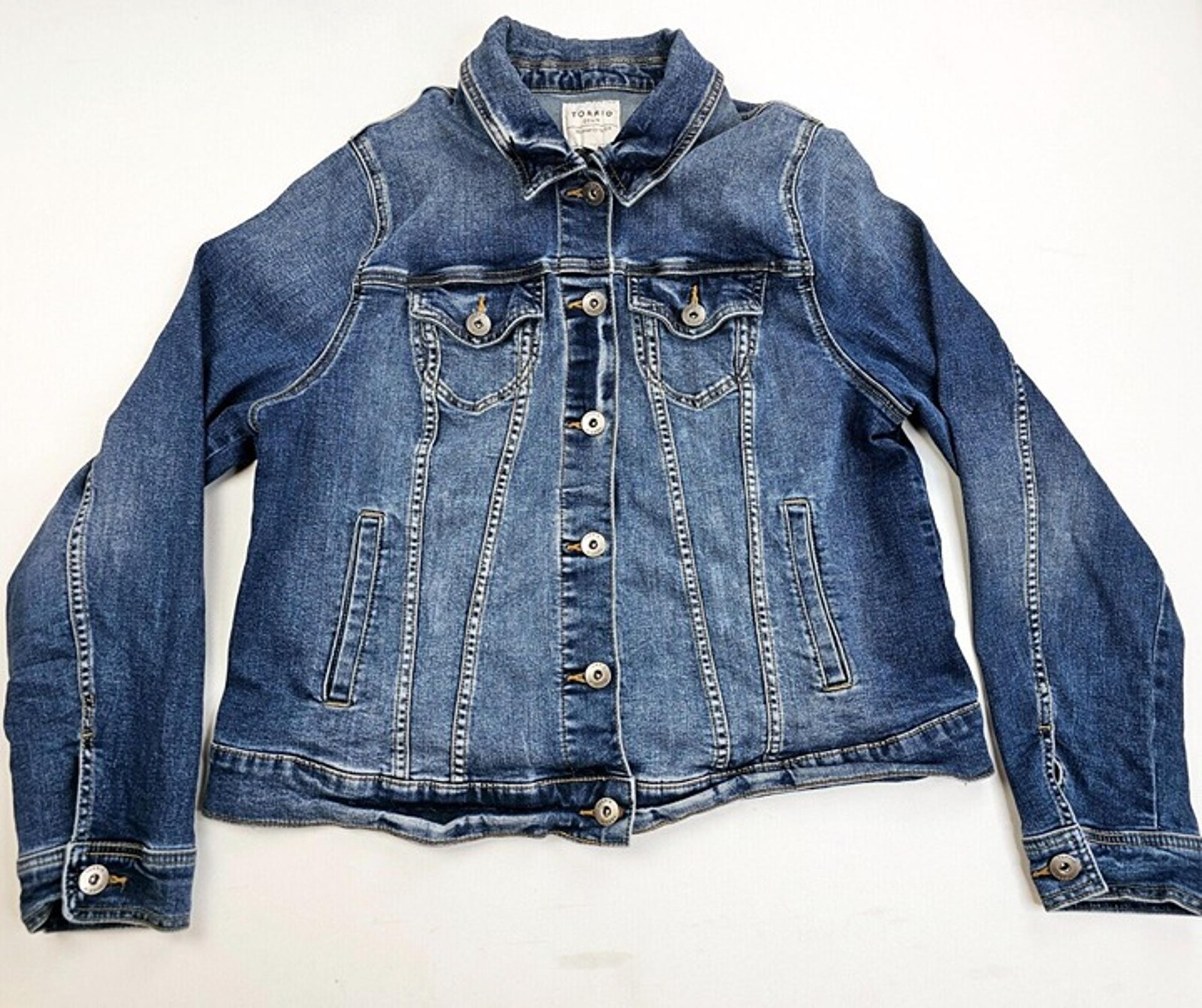 Torrid Size 2XL Womens Blue Denim Long Sleeve 4 Pocket Cotton Blend Logo Jacket