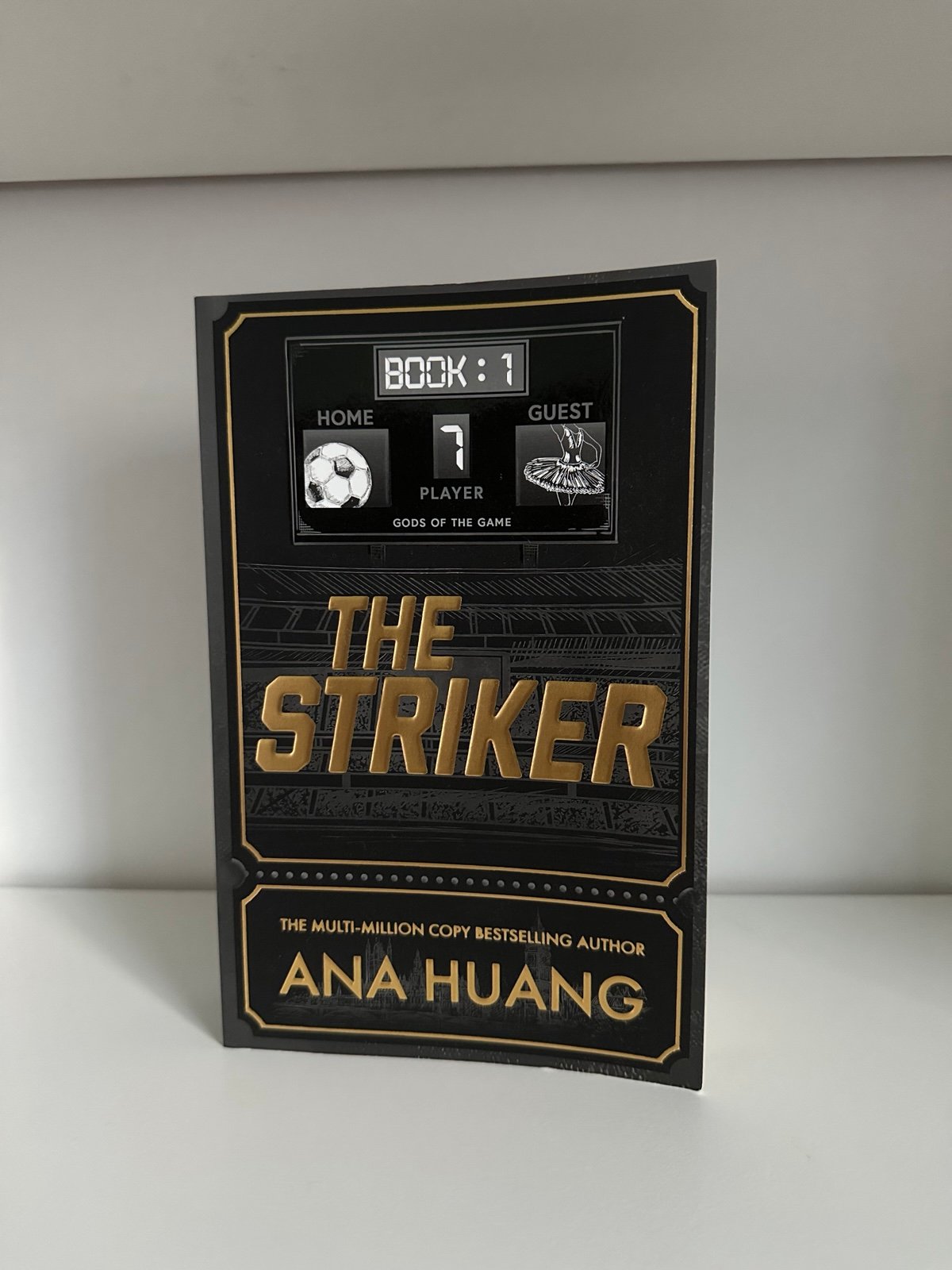 The Striker by Ana Huang UK Special Edition