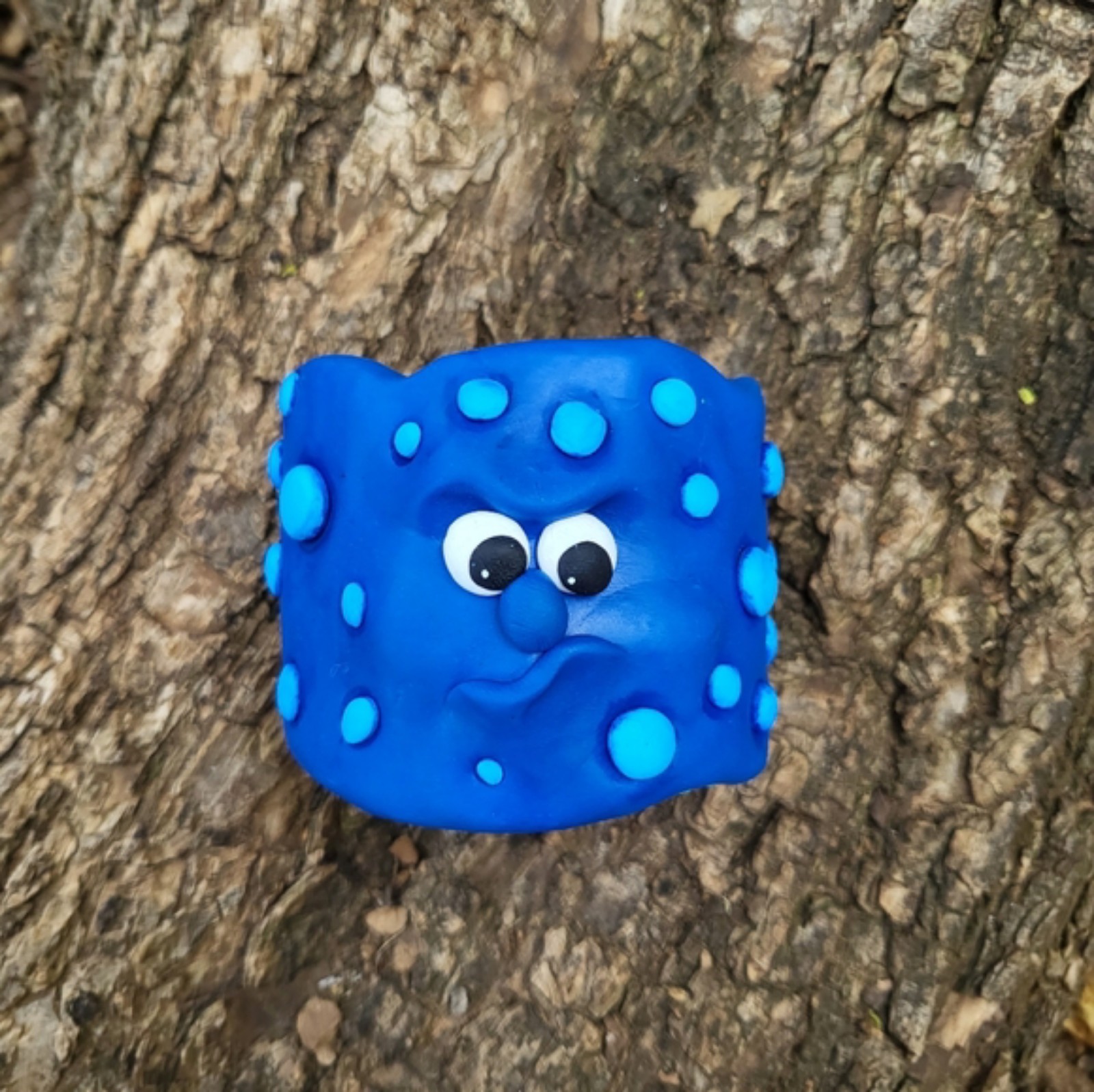 Blue Dots Bracelet Cuff Face