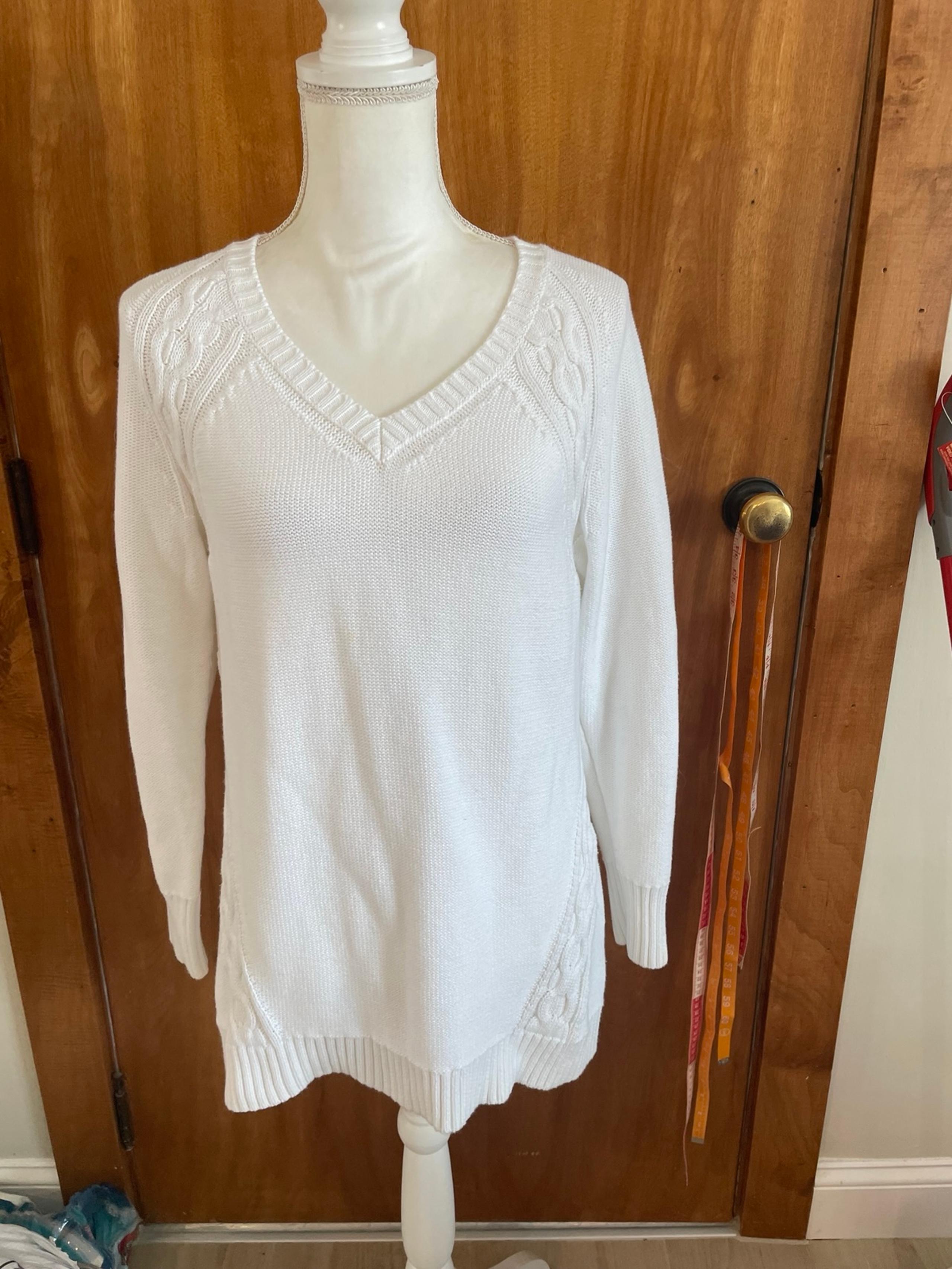 Womens Sweater Medium. LL Bean V neck