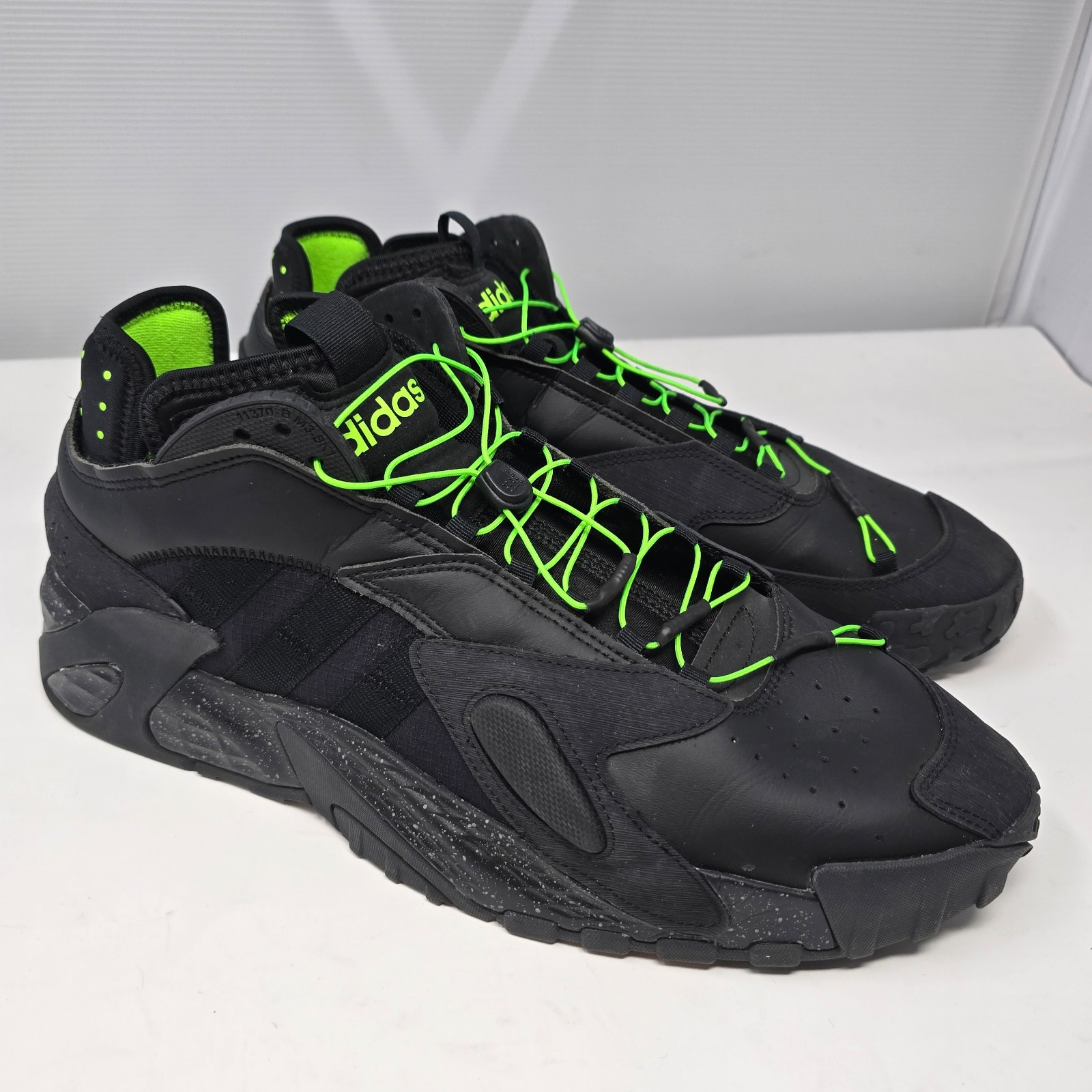 Adidas Streetball Basketball Shoes Black Neon Green FZ1971 Men's Size 13 EUC.