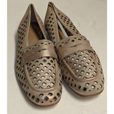 Sesto Meucci Lattice Perforated Flats Women's Size 7.5 Real Leather Gold NWOT