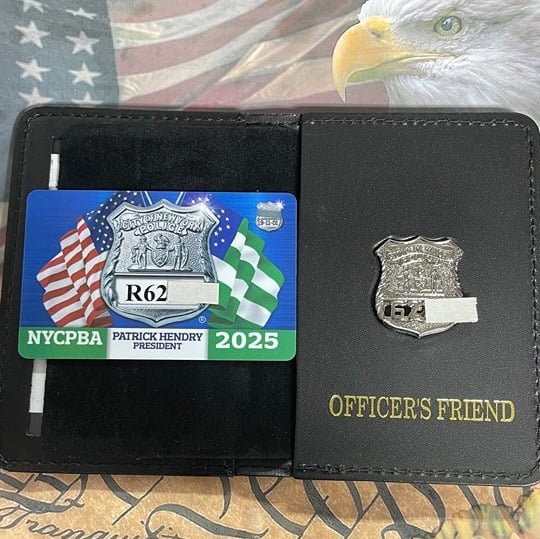 NOVELTY NYPD PBA OFFICER'S FRIEND MINI WALLET NYC FREE 2025 COURTESY UNSIGNED