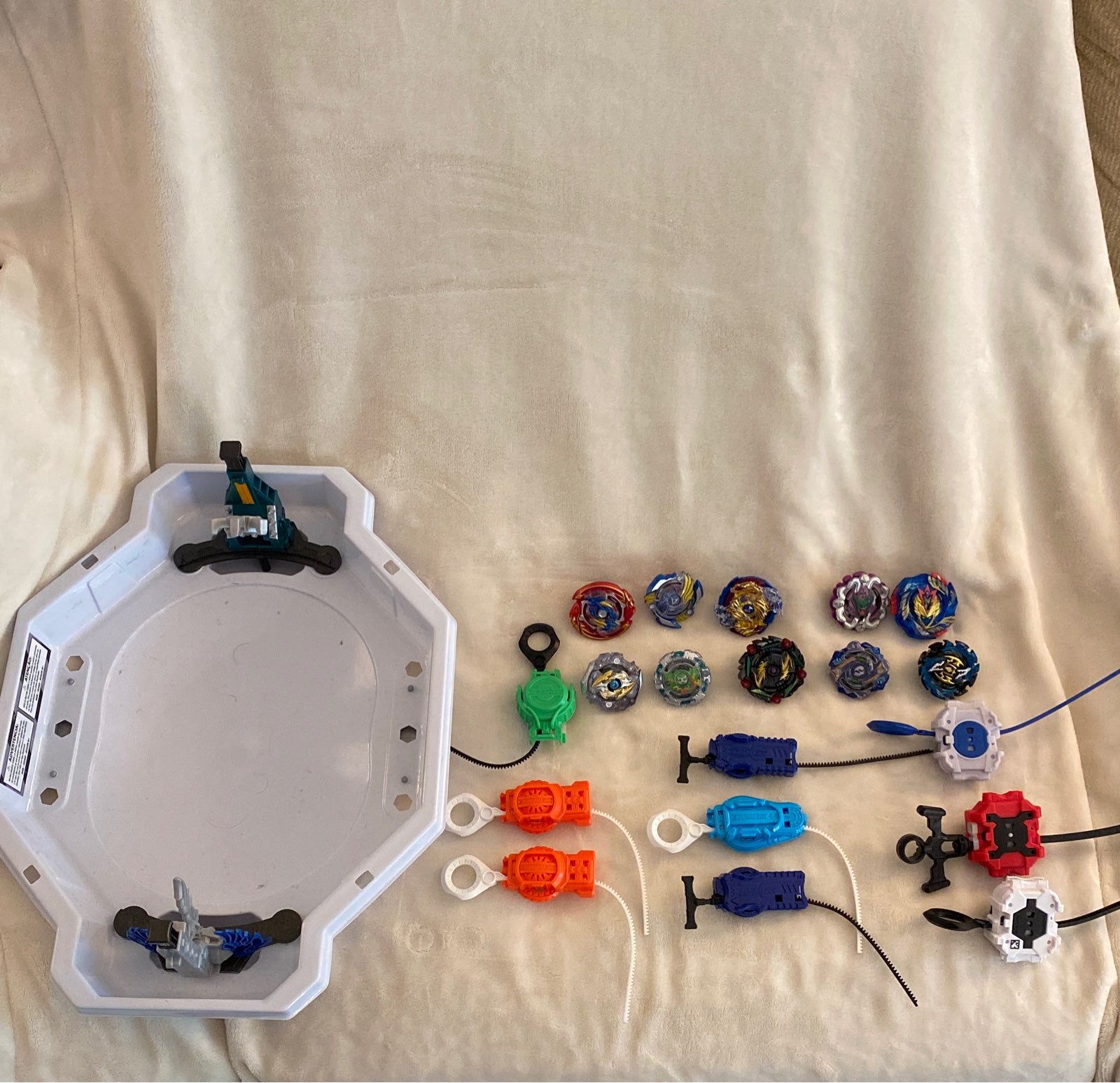 Beyblades with arena