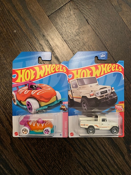 Hot Wheels Treasure Hunt **Combo** | Toyota Land Cruiser and Donut Drifter