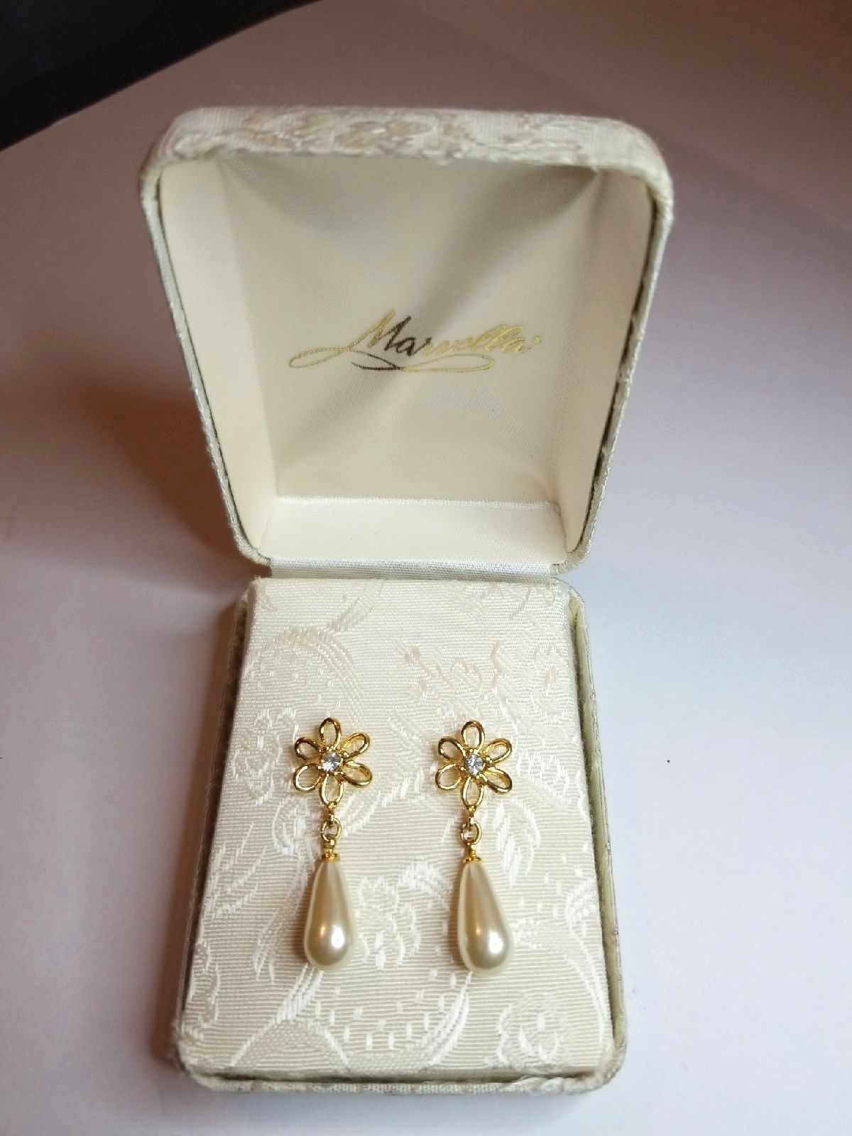 Vintage Marvella rhinestone earrings