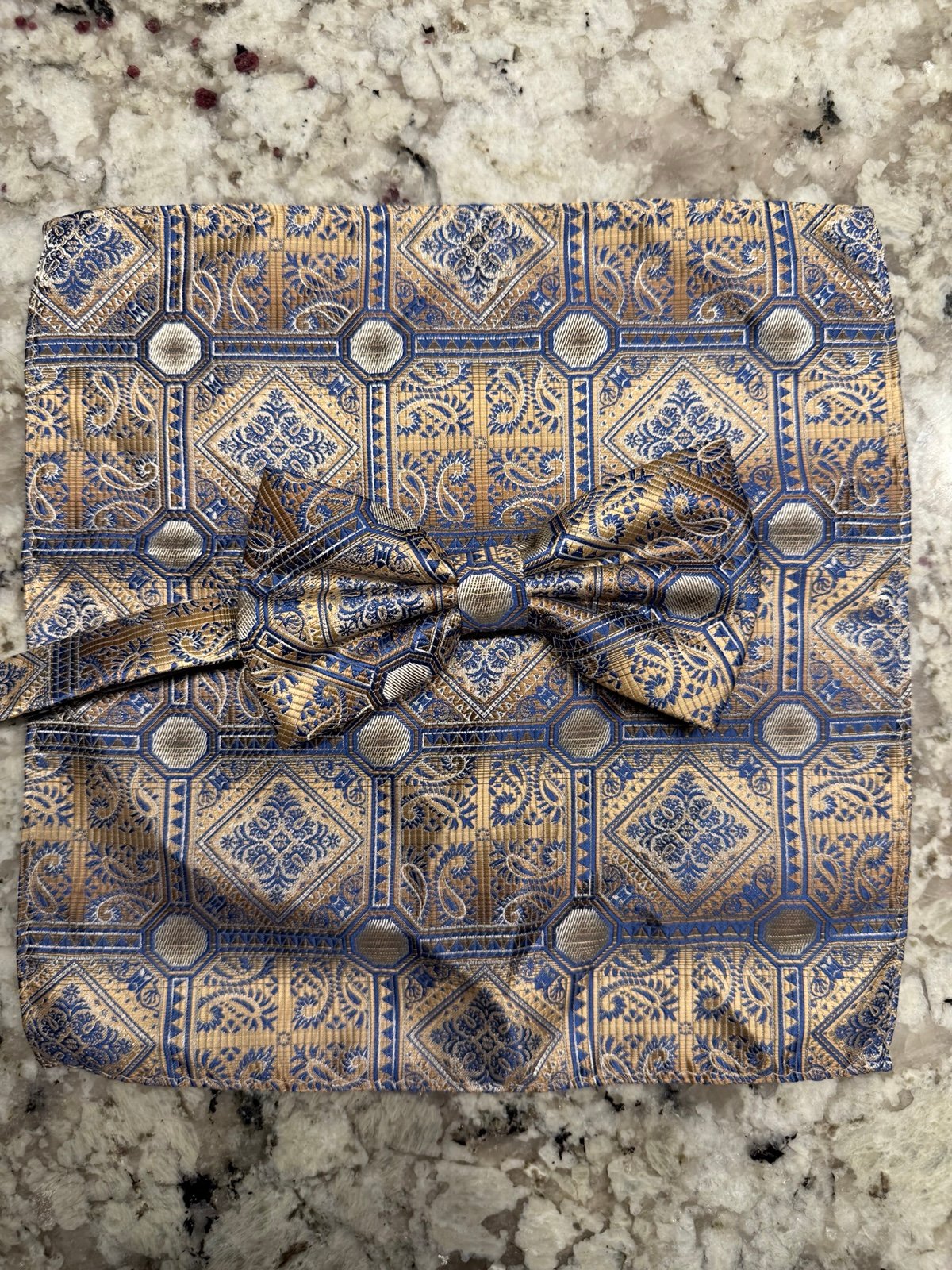 Stacy Adams Bow Tie and Pocket Square Set