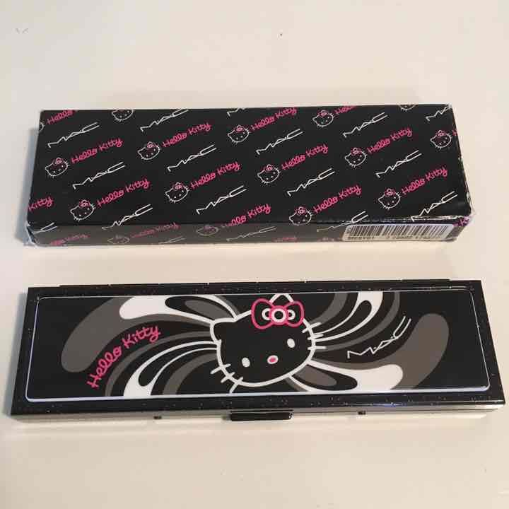 MAC Hello Kitty Too Dolly Palette RARE