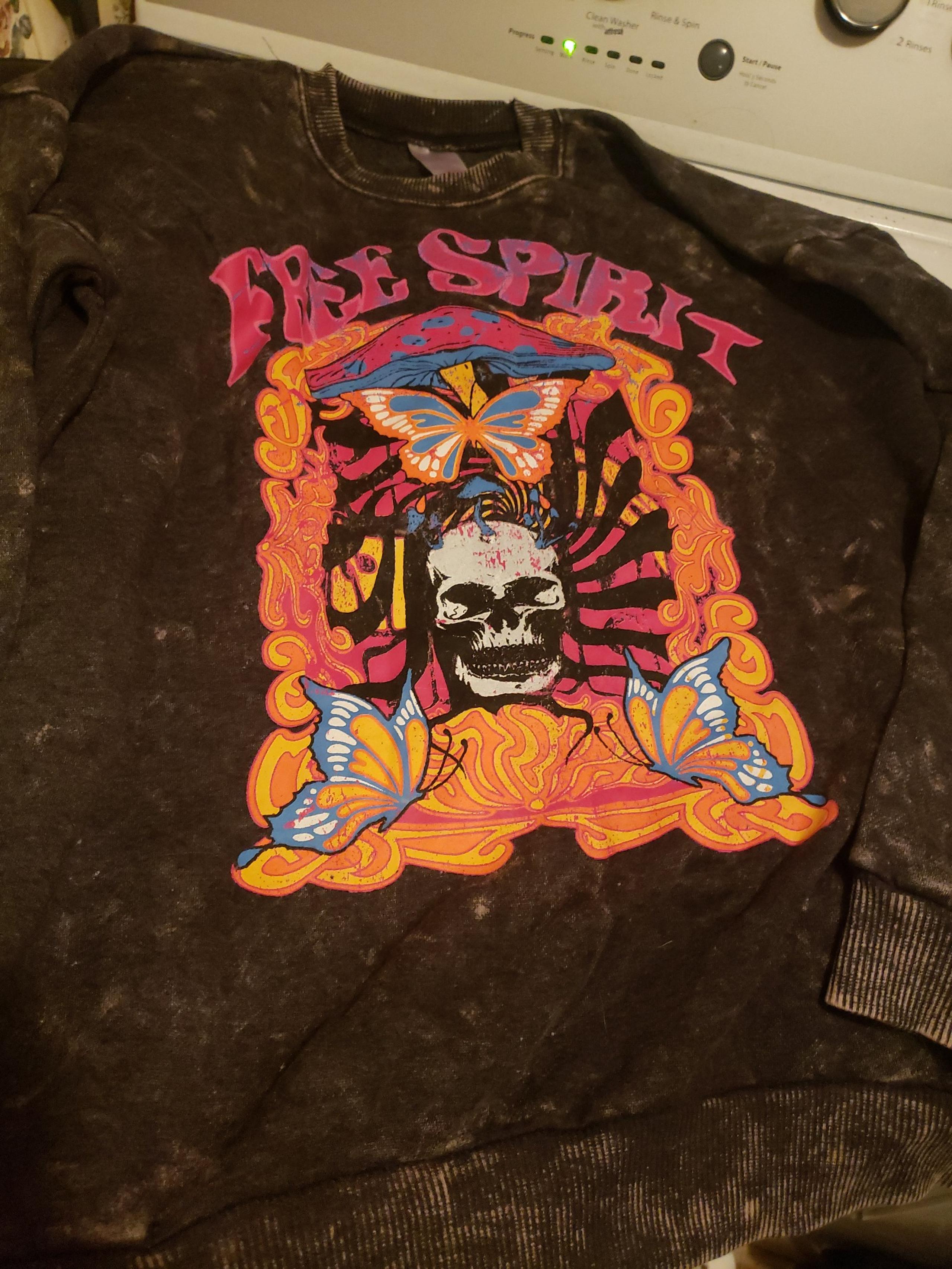 Skull sweatshirt women's free spirit