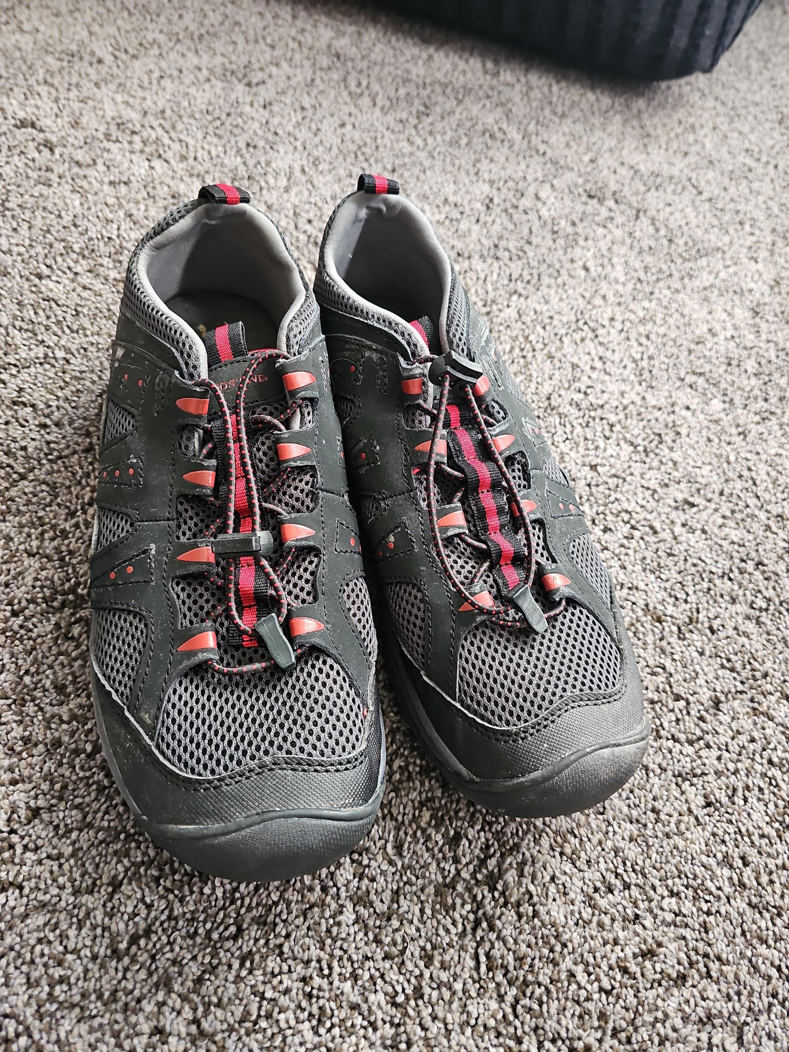 Water shoes