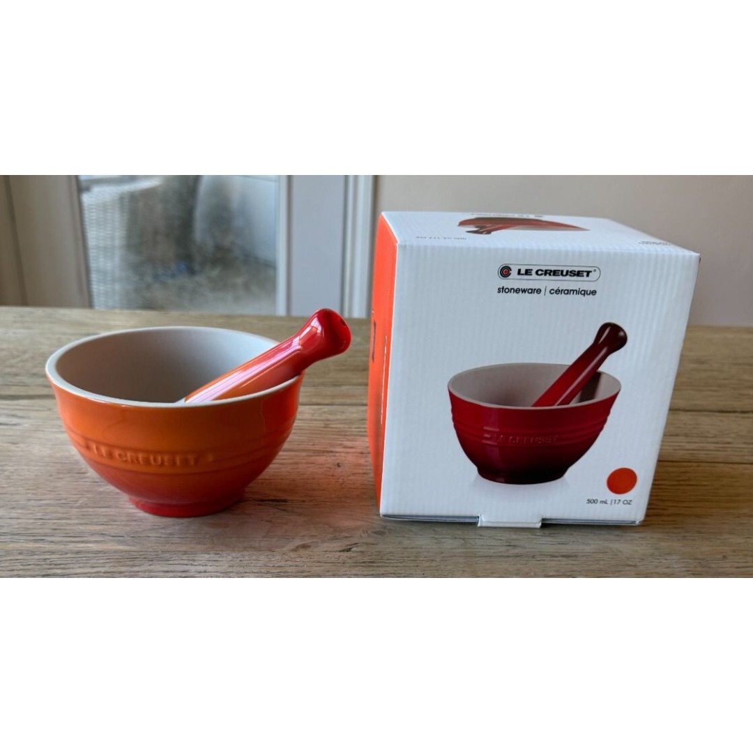 Le Creuset Stoneware Mortar & Pestle, 17 fl oz / 500ml Flame Orange NEW, NIB
