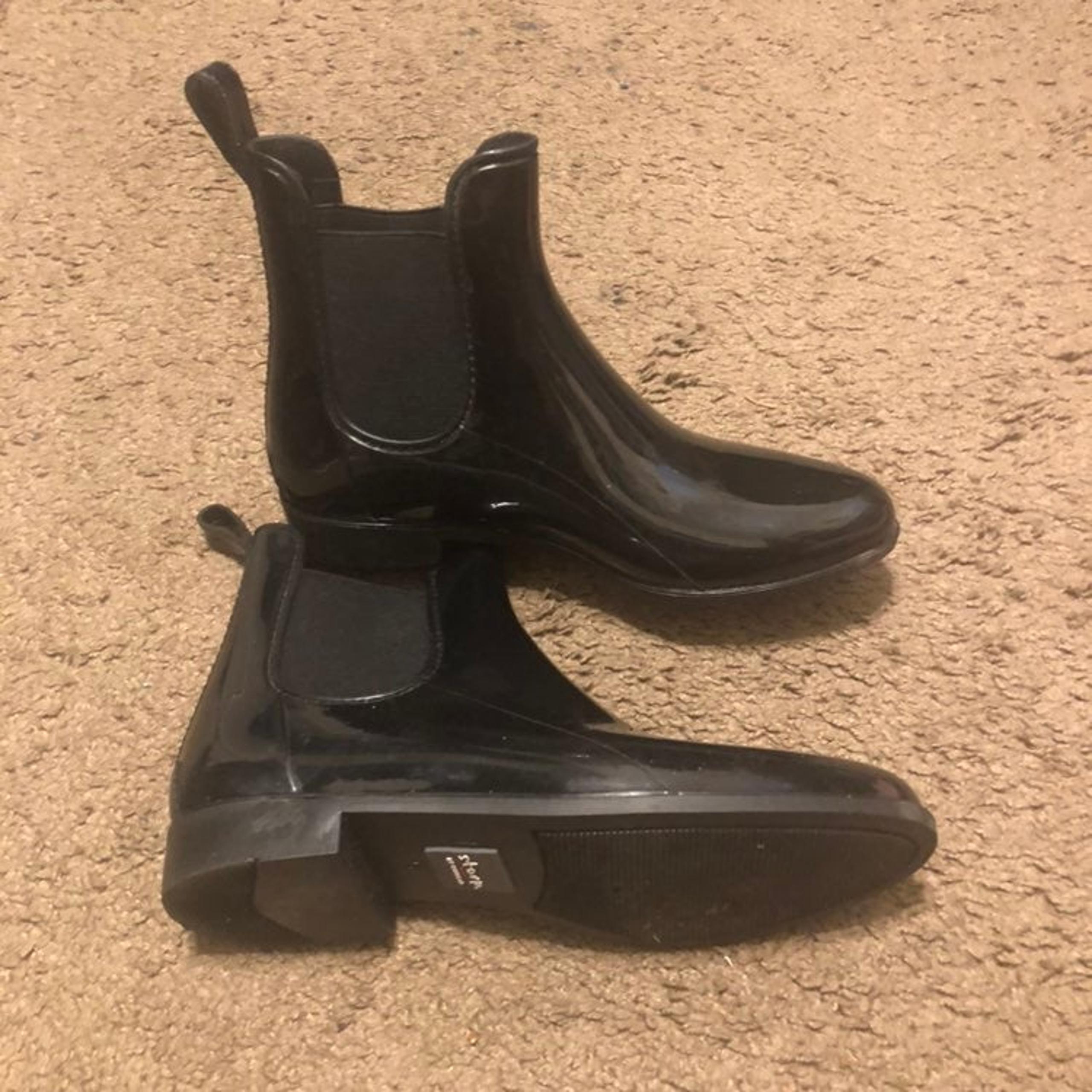 Storm by Cougar Black Rubber Waterproof Rain Boots Chelsea Women’s 9 EUC