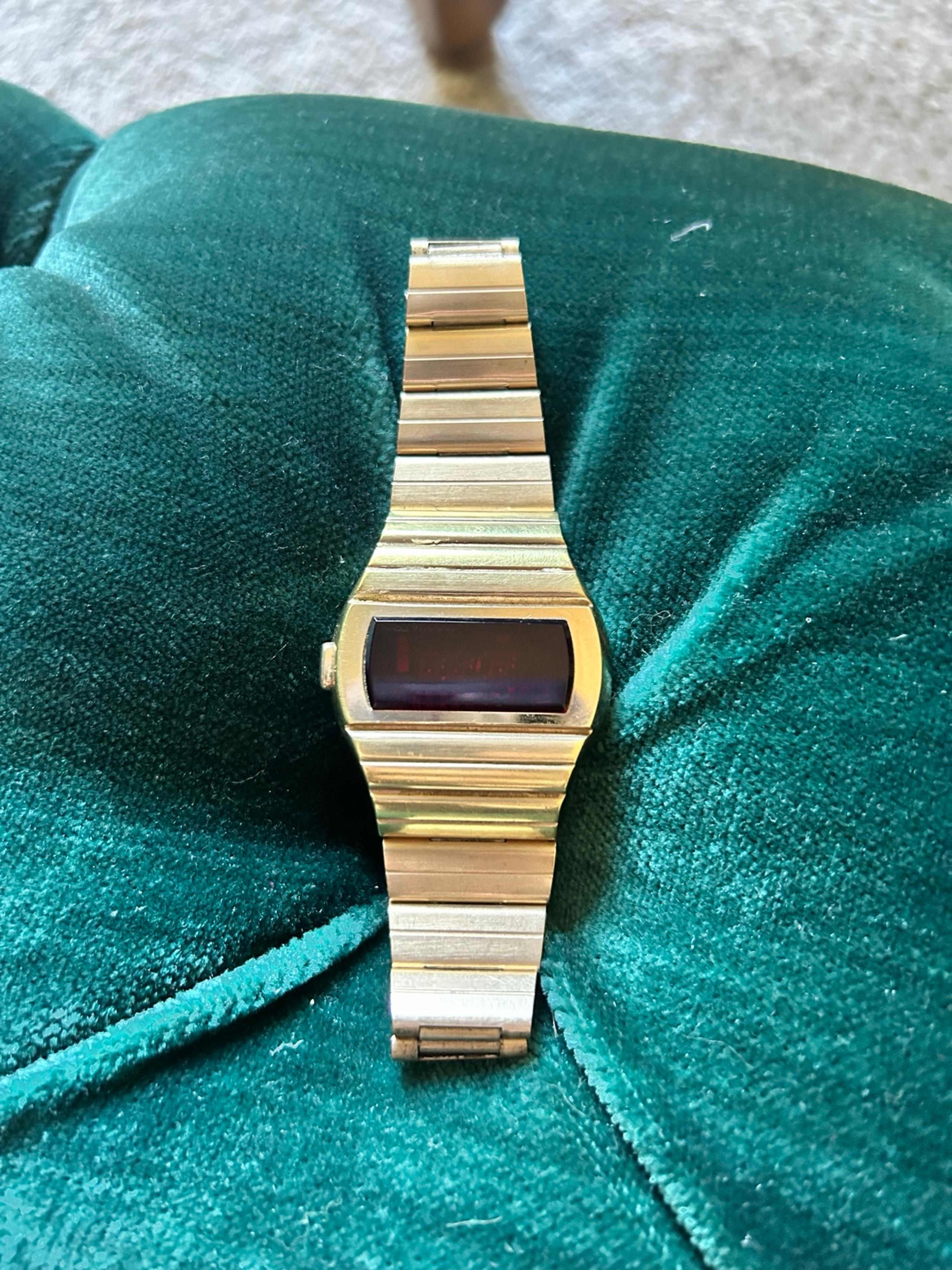 Vintage Pulsar P4 Executive Men's Digital LED Wristwatch USA 14k Gold Filled