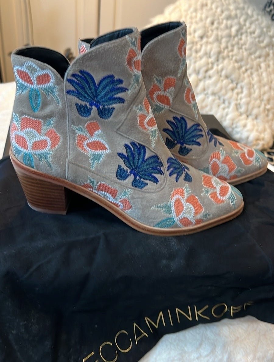 Rebecca Minkoff floral embroidered booties size 6