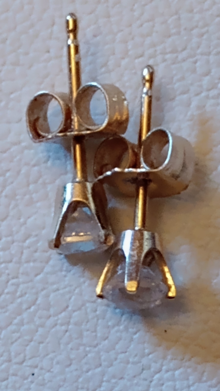14kt gold diamond earrings
