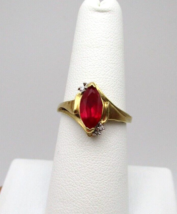 10K Gold 1.15 CT Ruby Diamond Ring Size 6.75