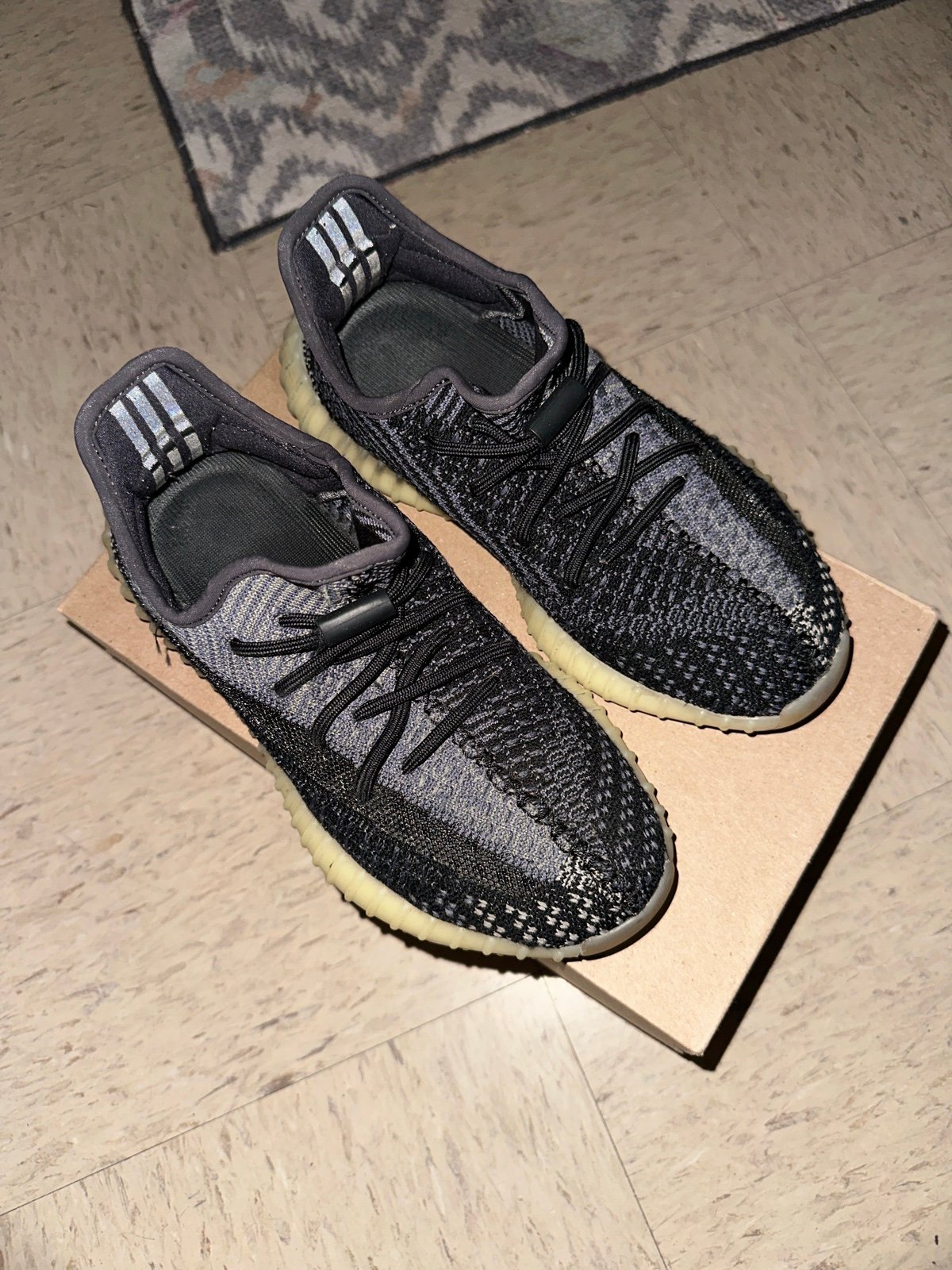 Yeezy boost 350 V2 Carbon