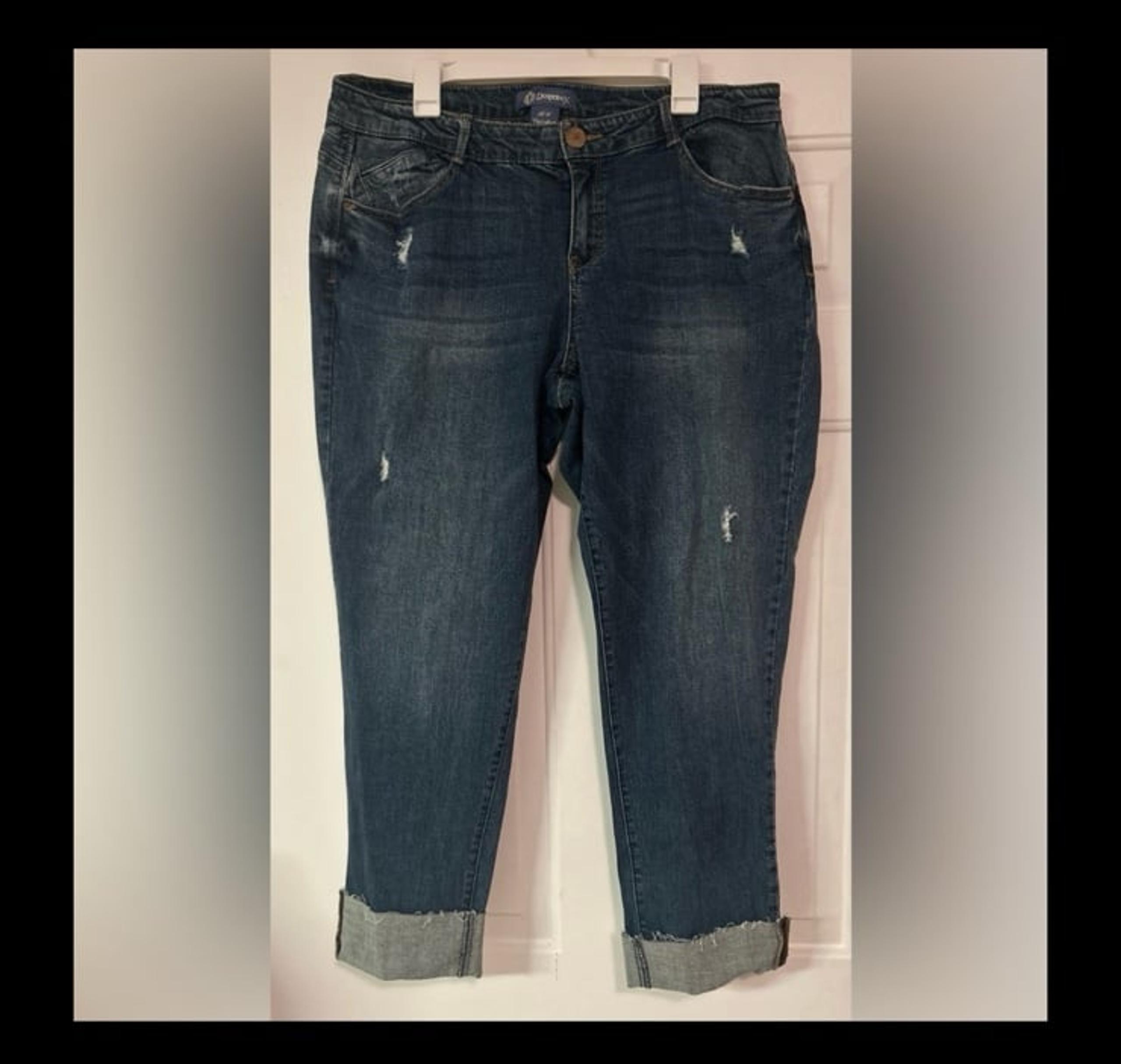 Democracy Women's Flex-ellent Cuffed Jeans Size 16W NWOT