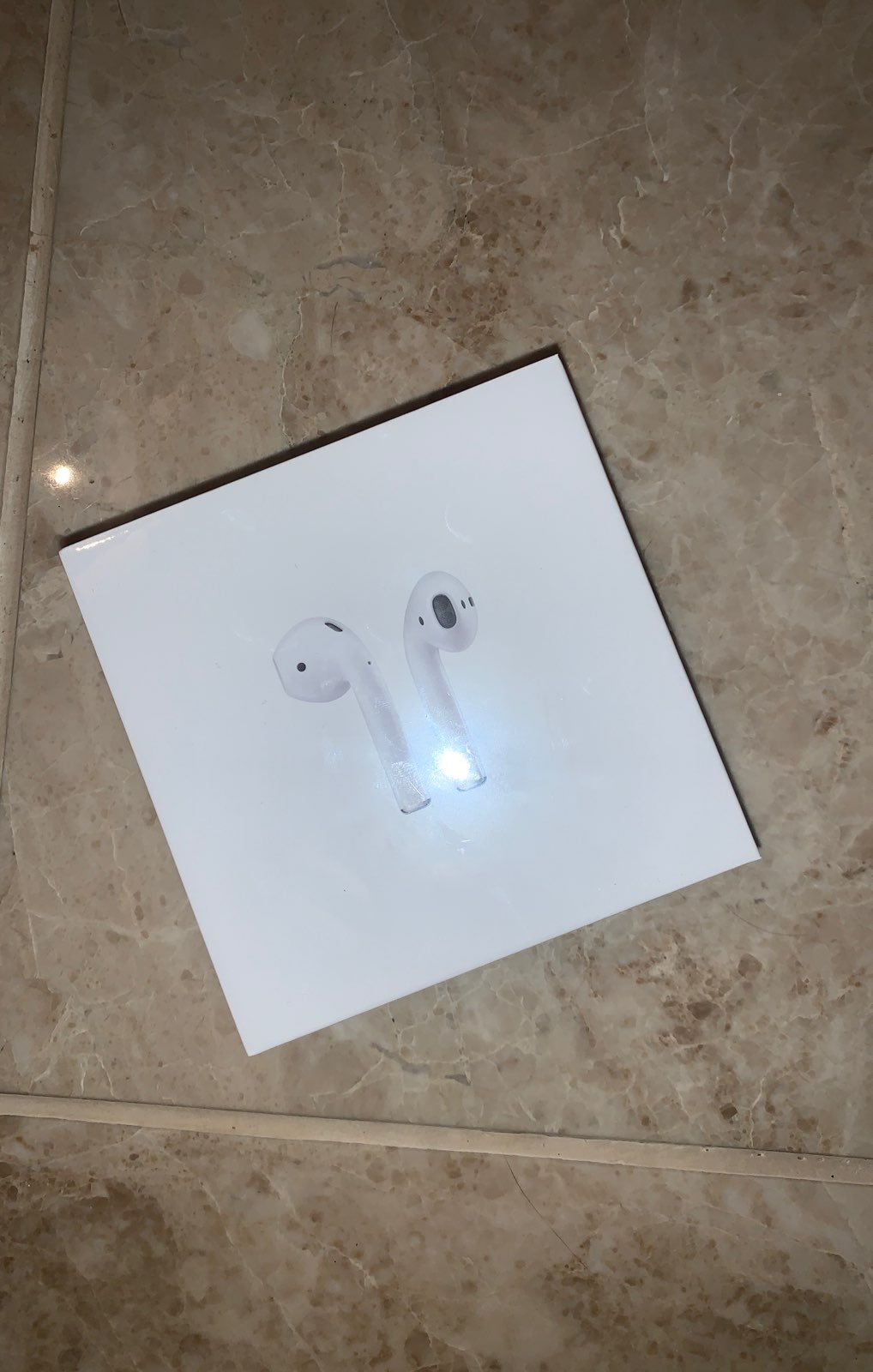 Apple wireless airpods