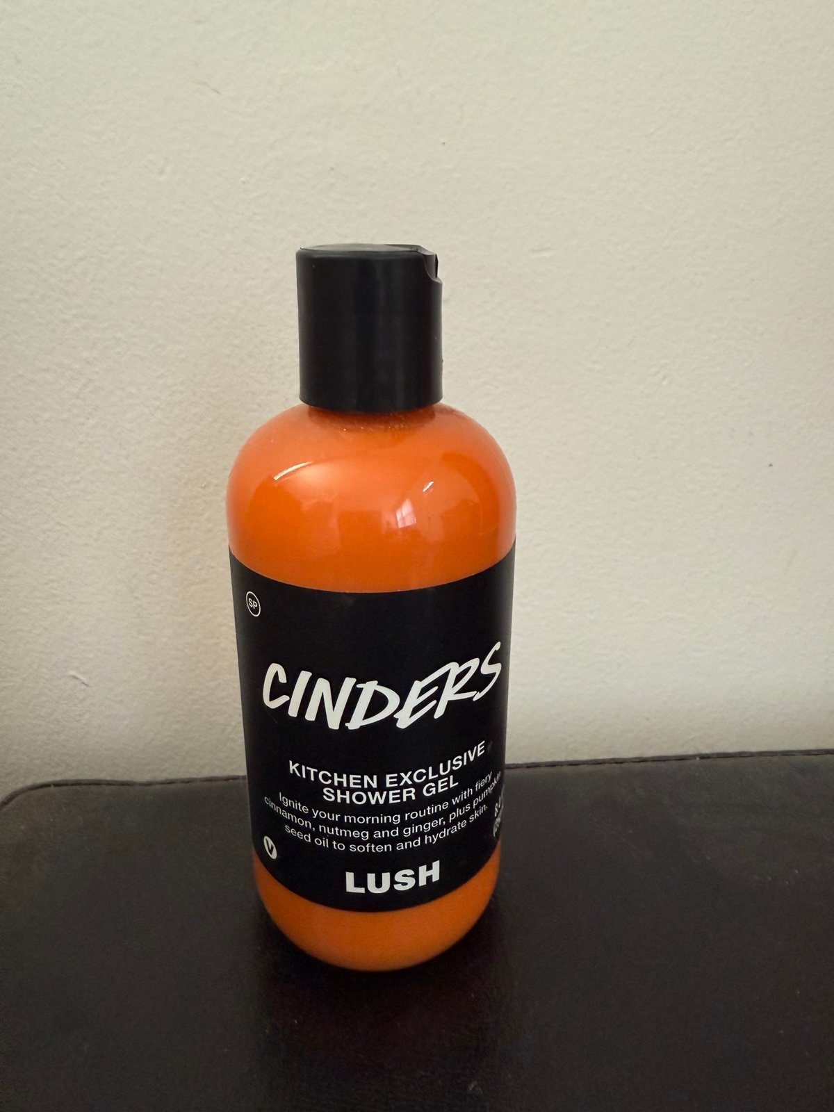 Lush Cinders Shower Gel