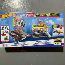 Hot Wheels City 2-Pack Set; Downtown Tune Up Shop, Downtown Express Car Wash Pla