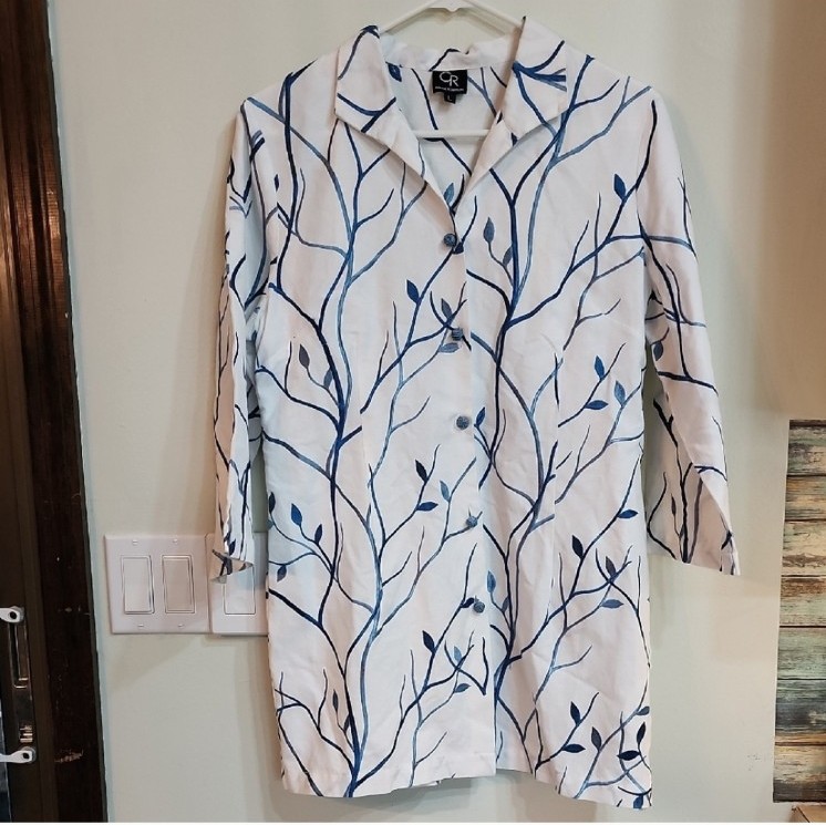 CR Connie Roberson White and Blue Embroidered 100% Linen Leaf Print Coat