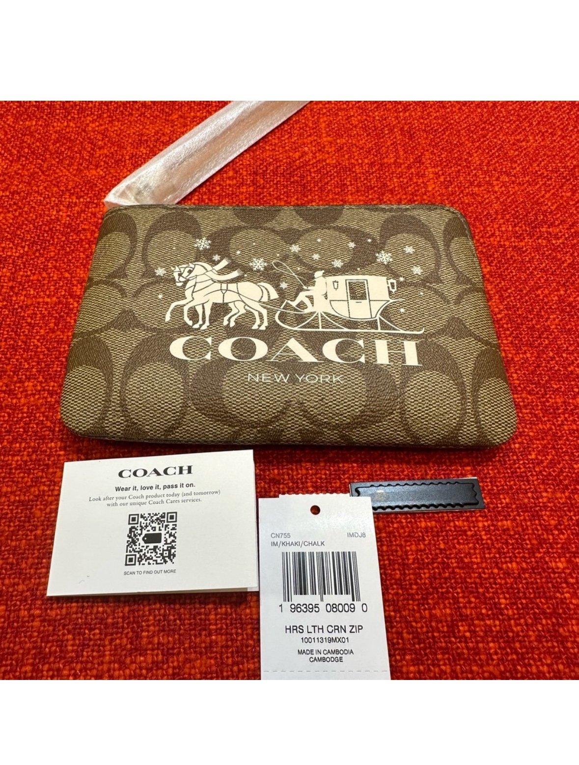 Authentic corner zip wallet wristlet/wallet CN755