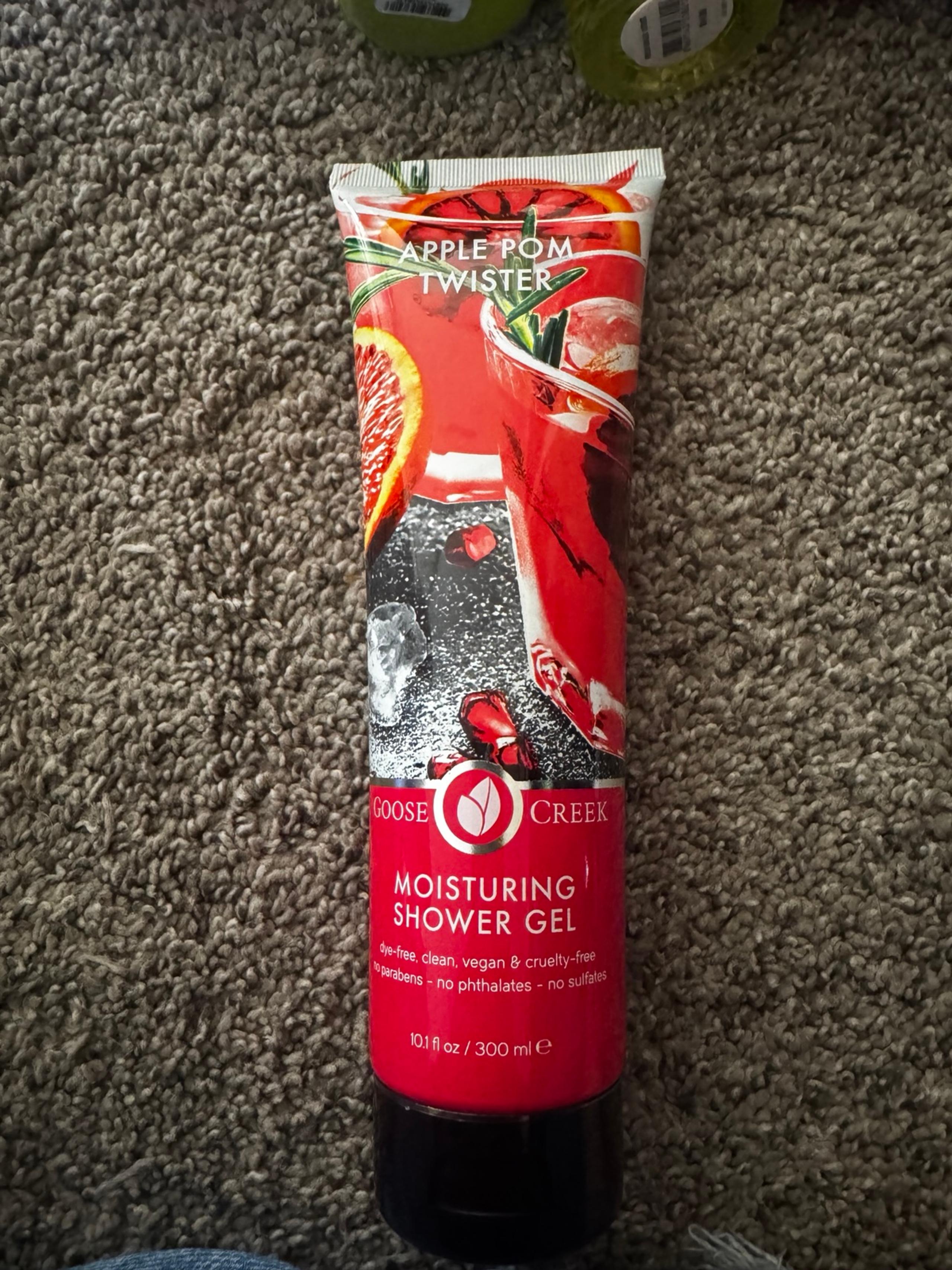 Apple Pom twister moisturizing shower gel goose creek