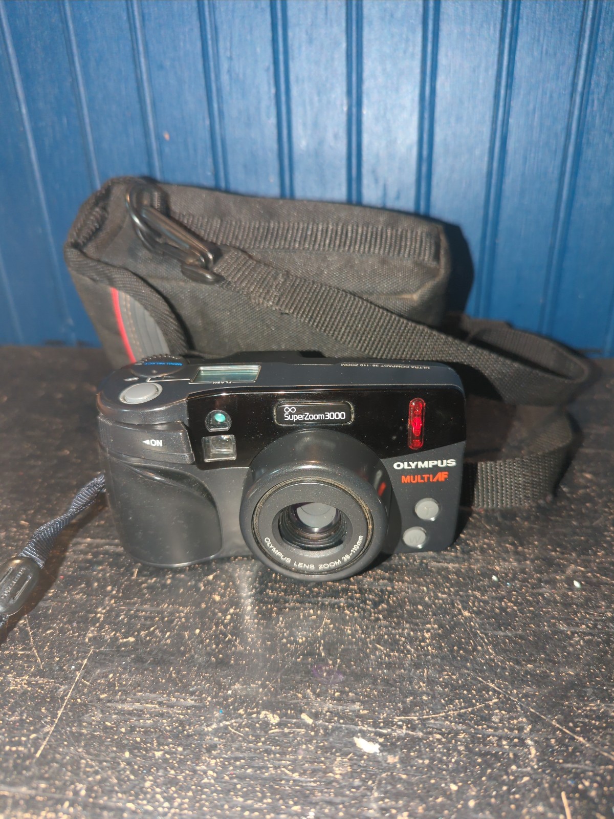 Olympus Infinity SuperZoom 3000 35mm Point & Shoot camera
