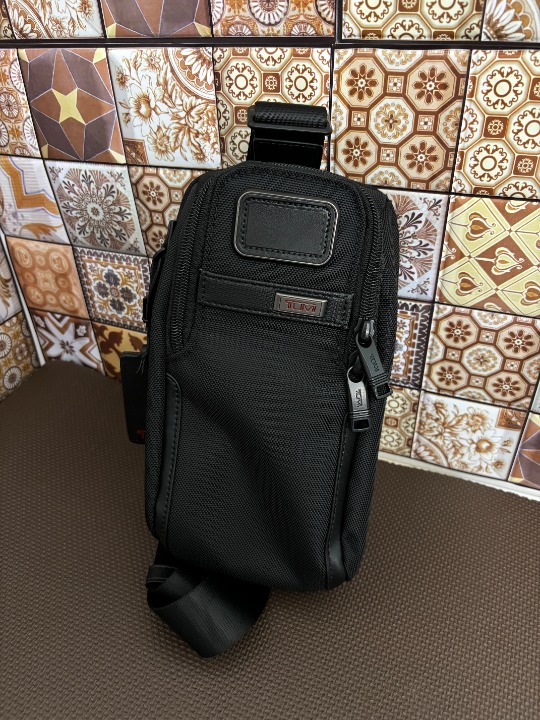Tumi crossbody shoulder bag