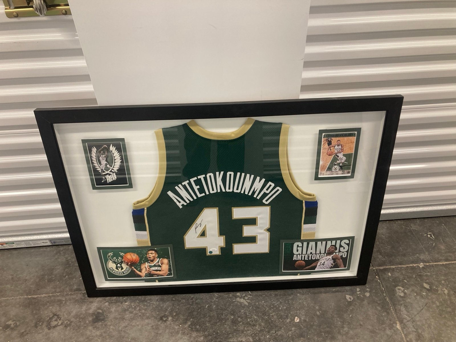 GIANNIS ANTETOKOUNMPO SIGNED JERSEY with JSA COA