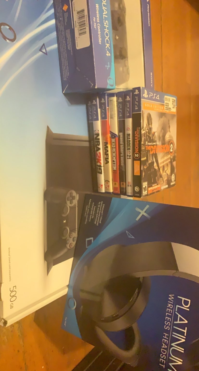 500GB Sony Playstation 4 Bundle