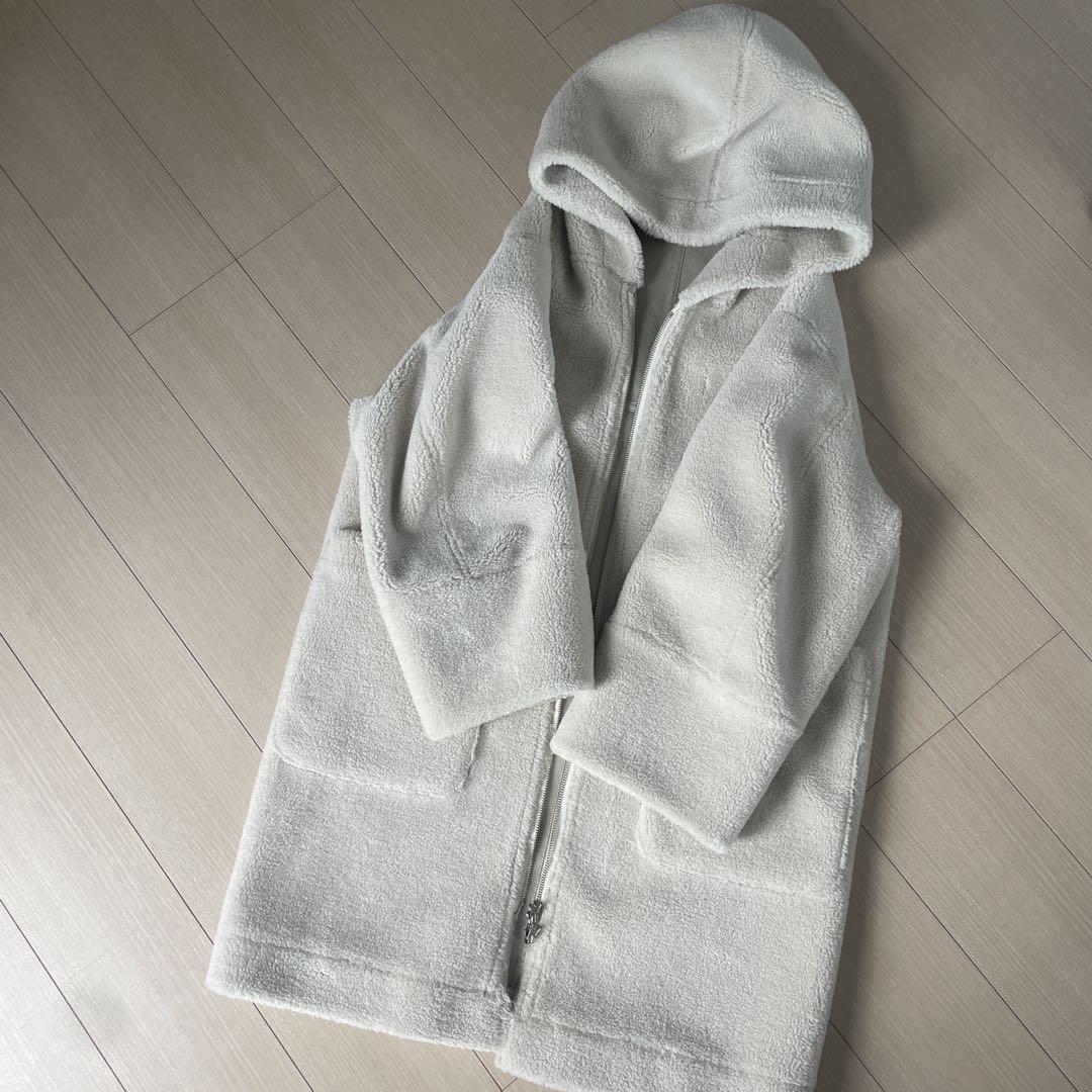 ETRE TOKYO Reversible Hoodie Boa Coat