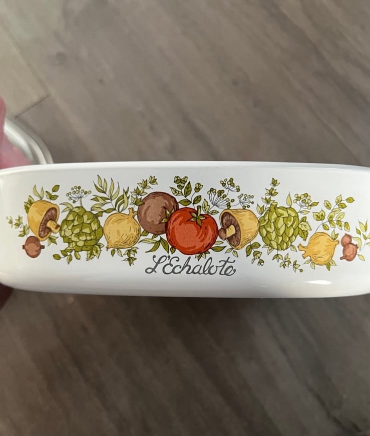 L'Echalote A-8-B, 8x8x1 3/4, Corning Ware dish
