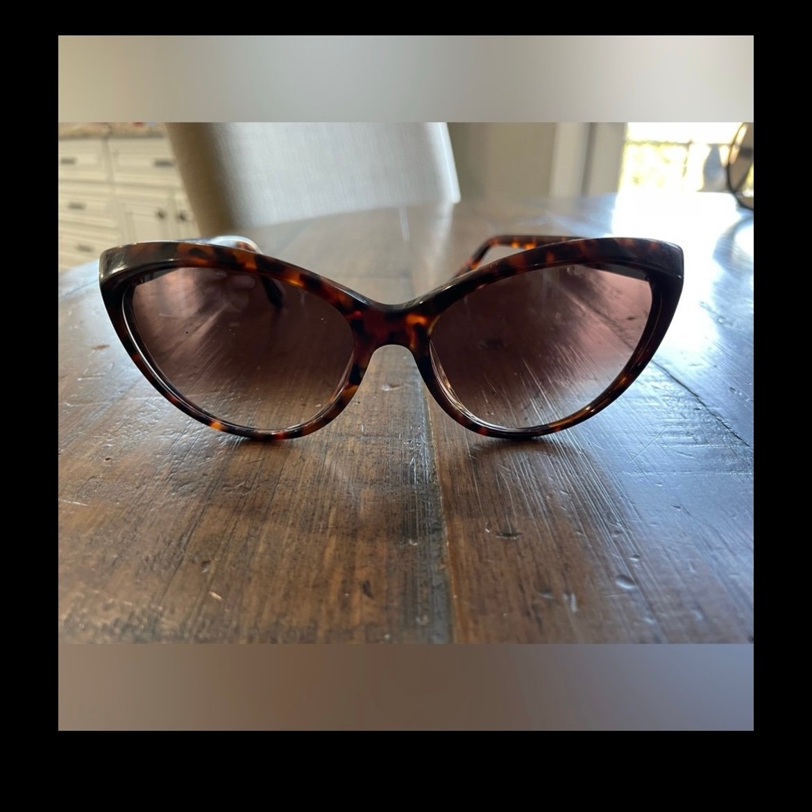Tom Ford Martina TF311 Sunglasses in GUC. Includes box, case and book.