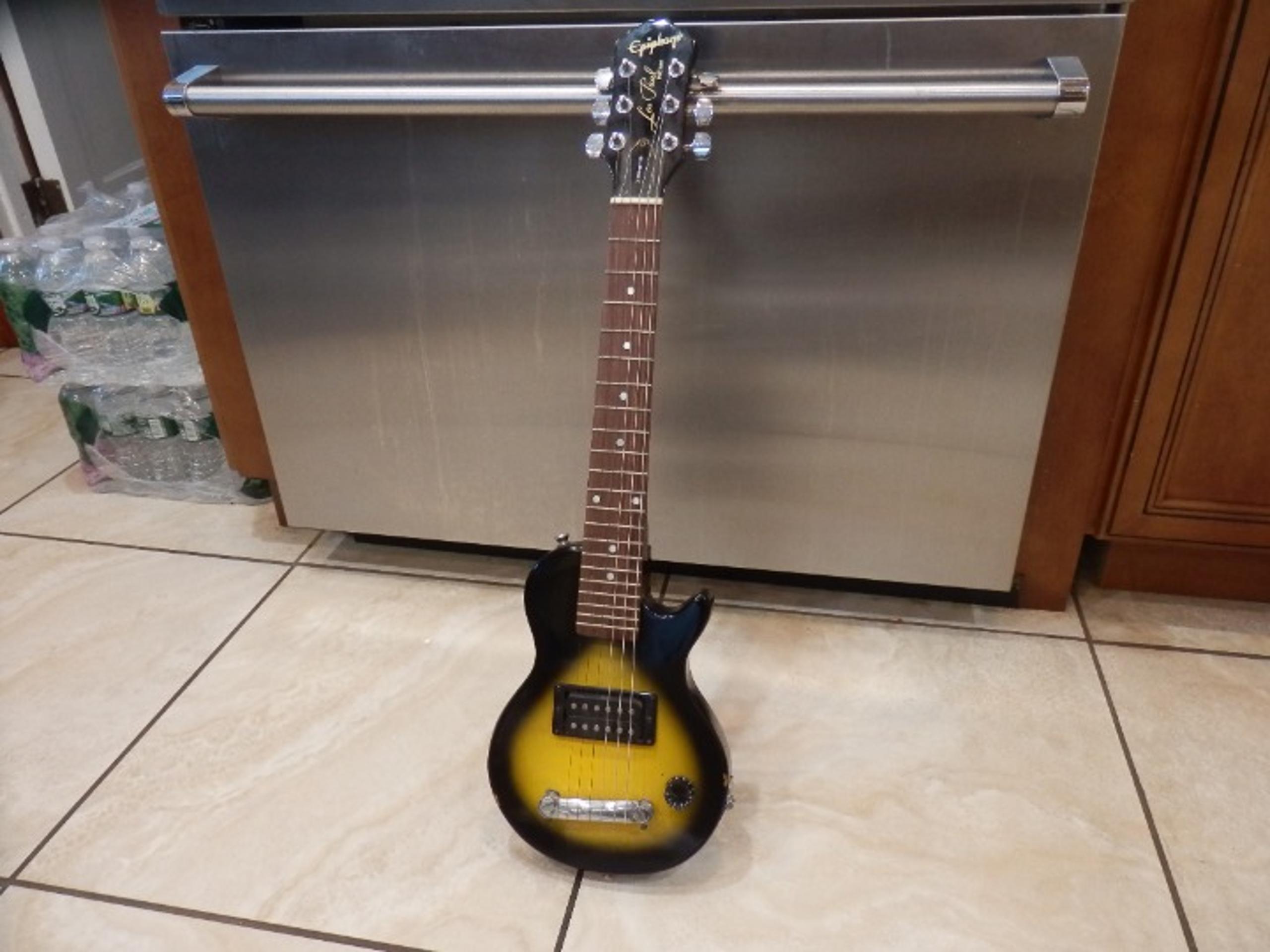 2003 Roadie Epiphone By Gibson Pee Wee Les Paul Electric Guitar Black travel
