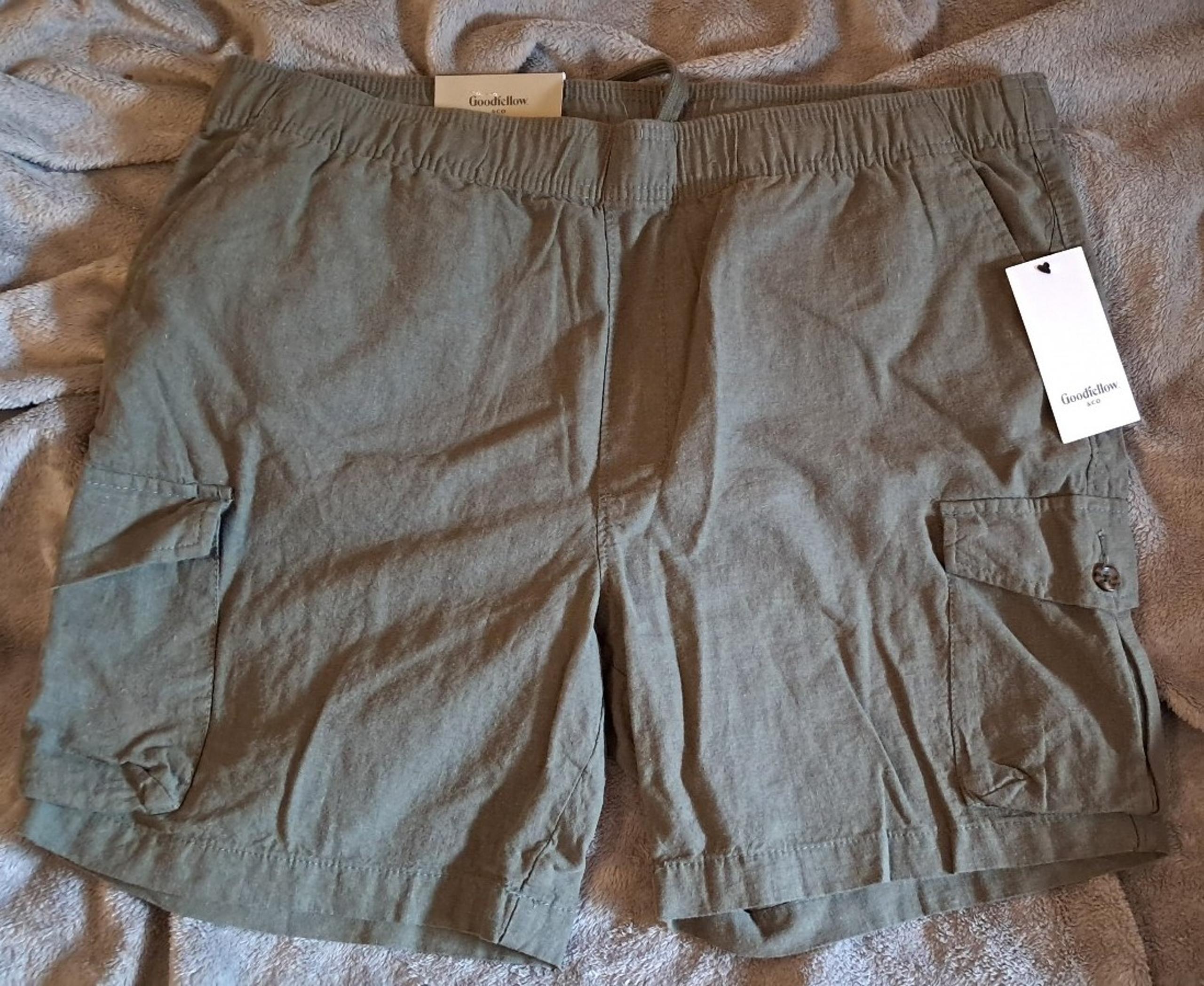 Goodfellow & Co Mens Olive Green Everyday PullOn Cargo Shorts. Size: Large.