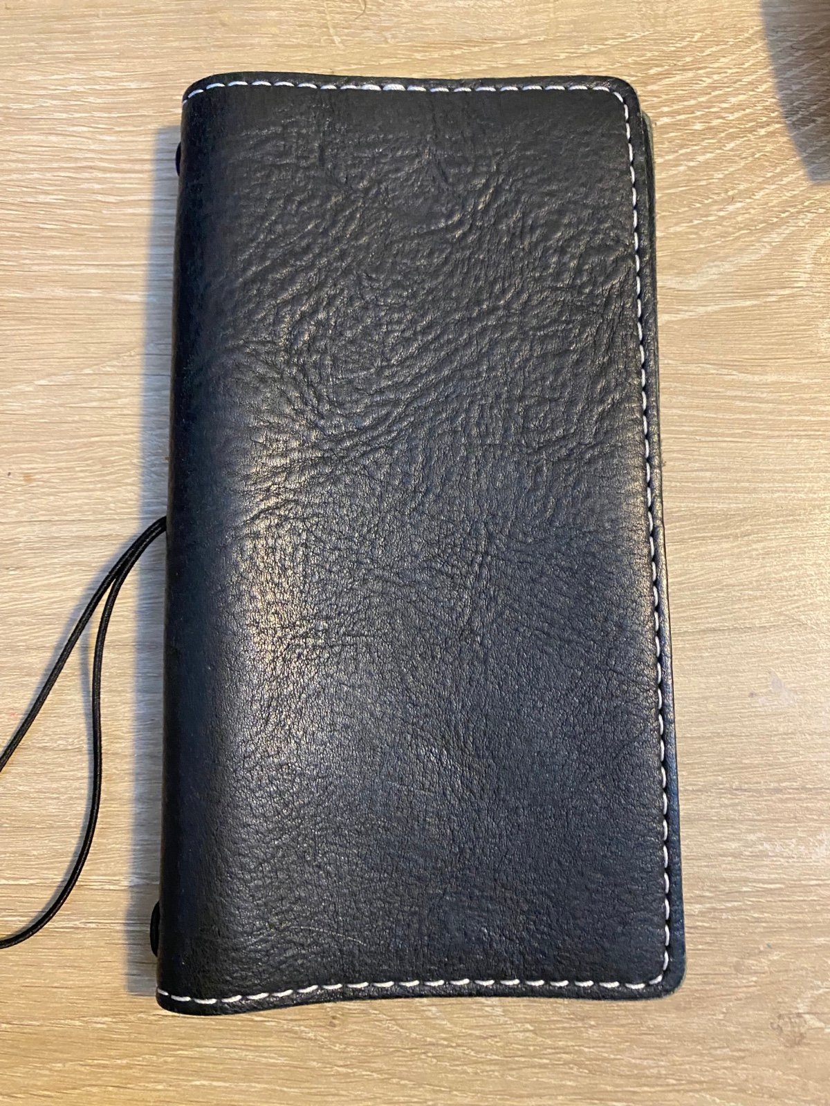 Chic Sparrow Crème Black Beauty Weeks Cover.