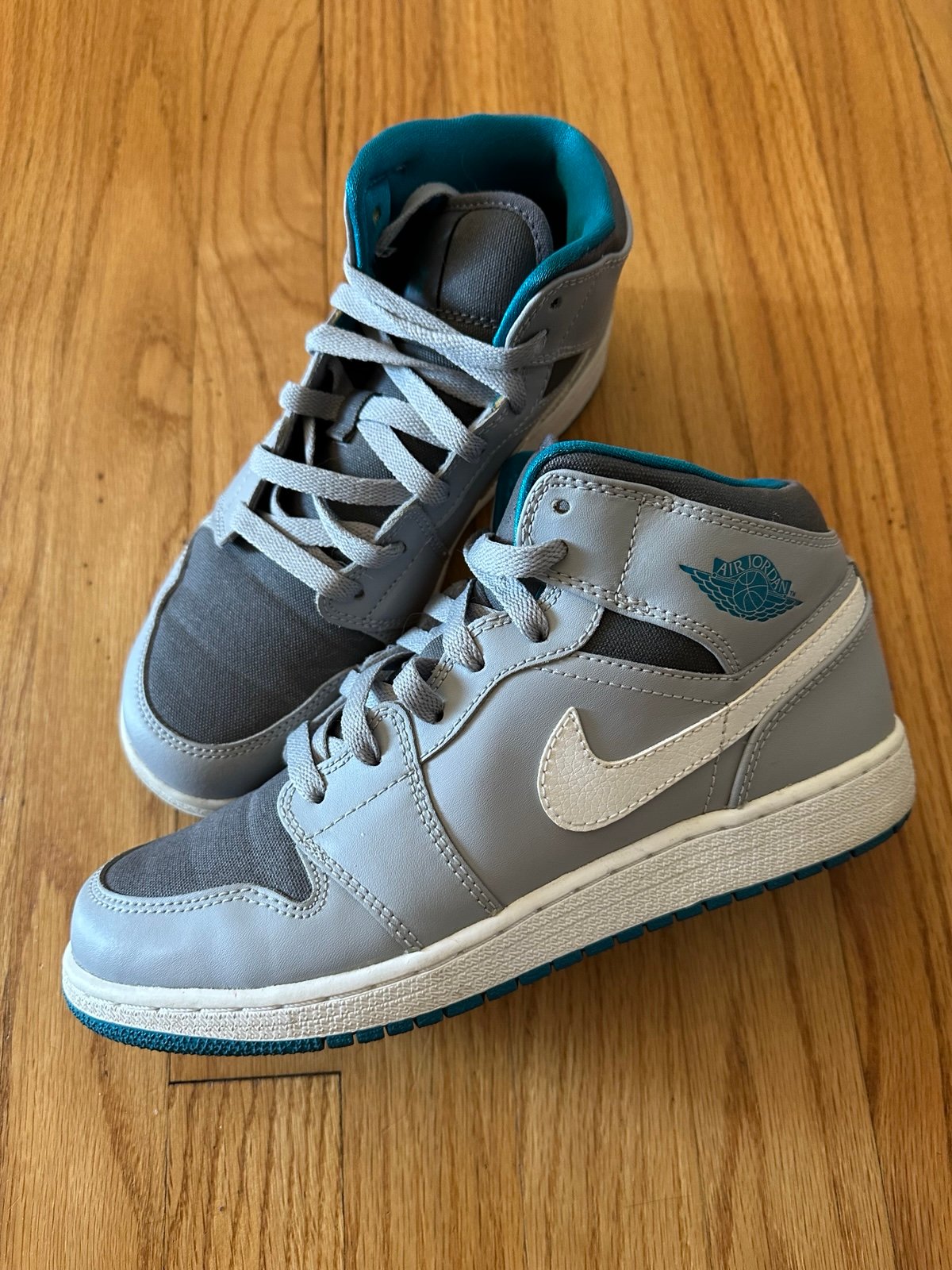 EUC Nike youth Air Jordan’s