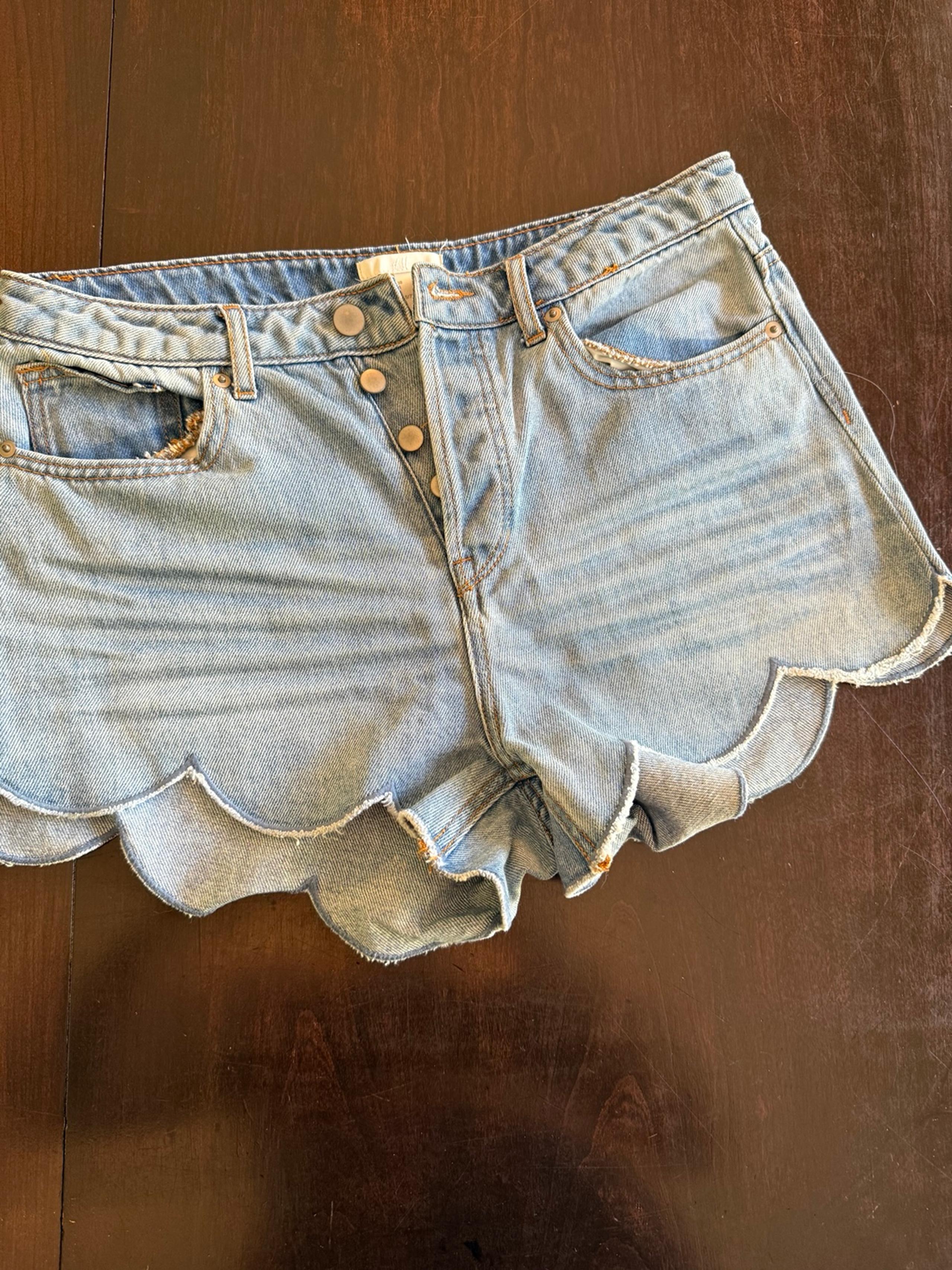 H&M women’s jean shorts. Size 39/8