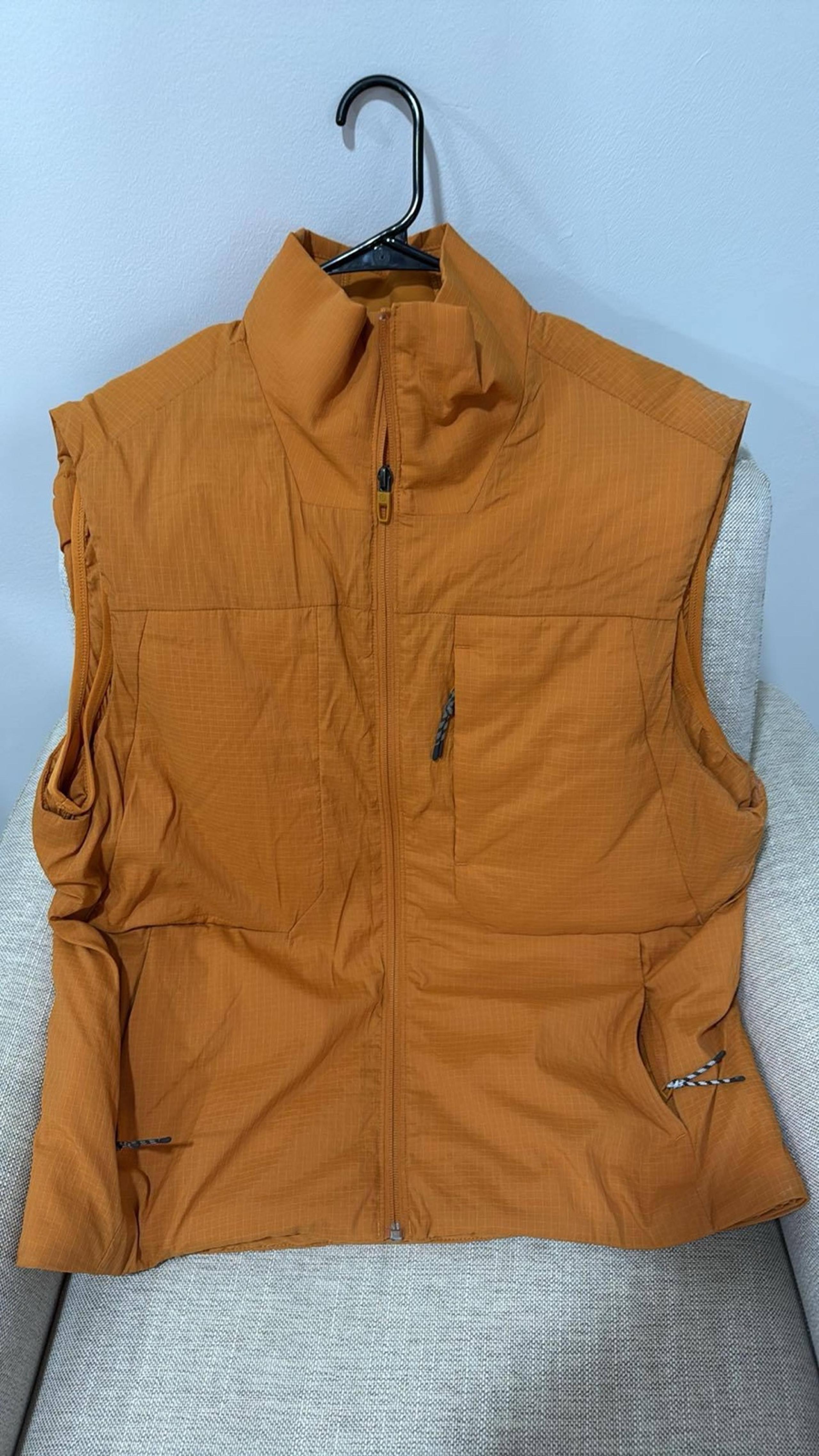 Lululemon Insultaed Hiking Vest - Mens Large
