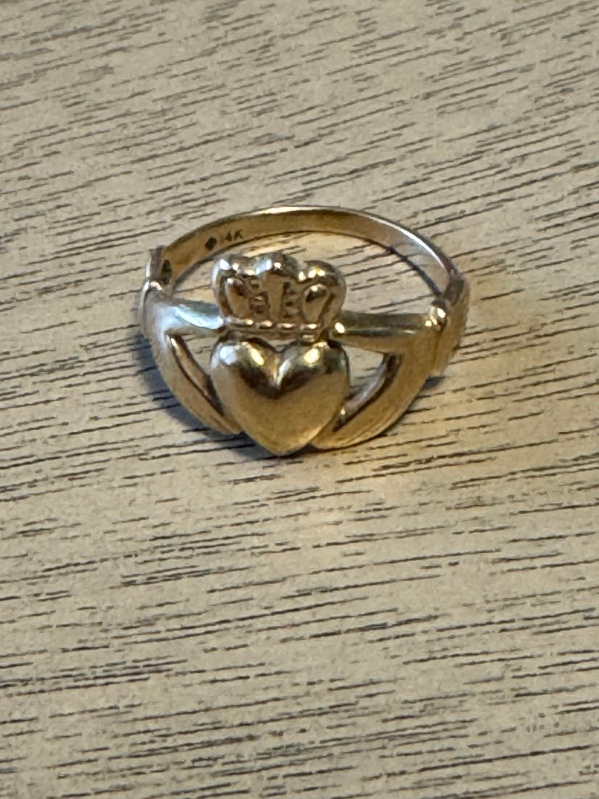 14k yellow gold claddagh Ring friendship 2.2 grams