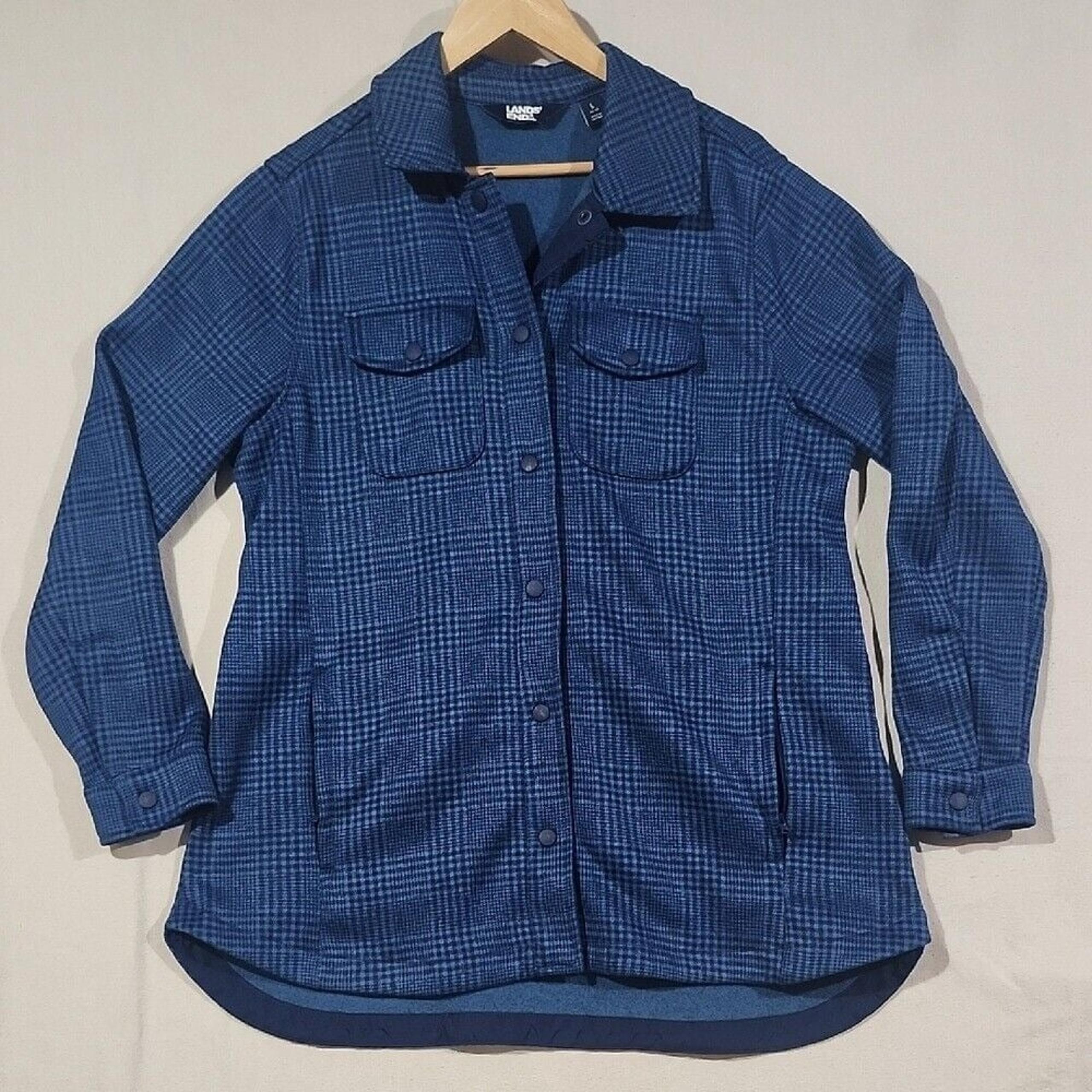 Lands End Women's Blue Plaid Fleece Lined Snap Up Shirt / Jacket Size Large.