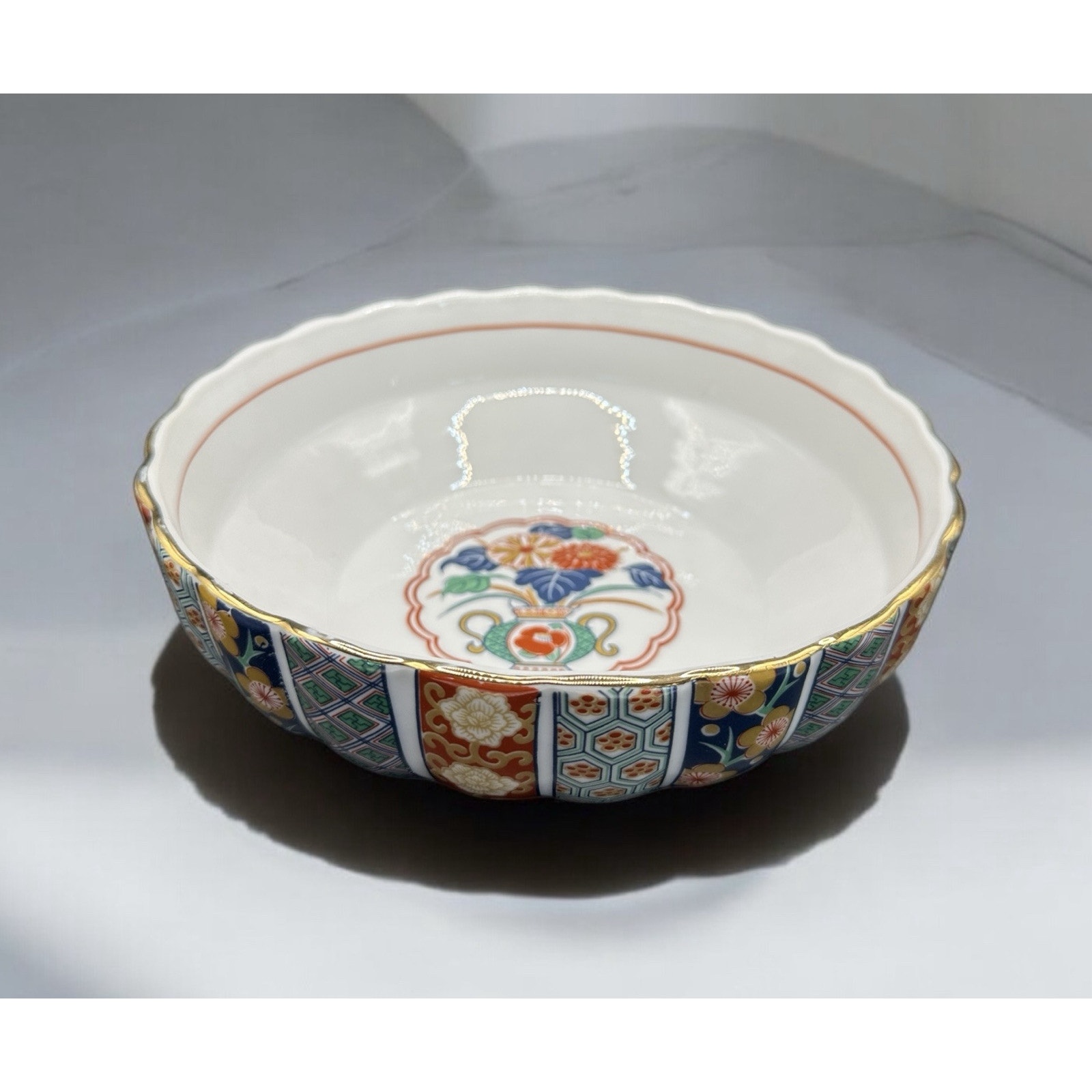 Vintage Arita Imari Porcelain 8 Bowl Fan Design Scalloped Edge Japan Hand Paint