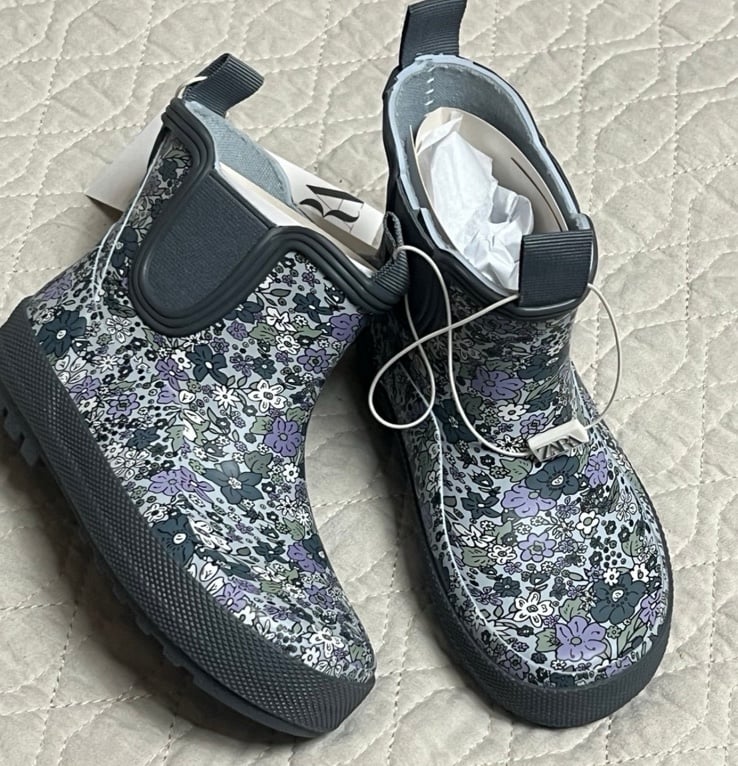 Zara new rain boots sz8