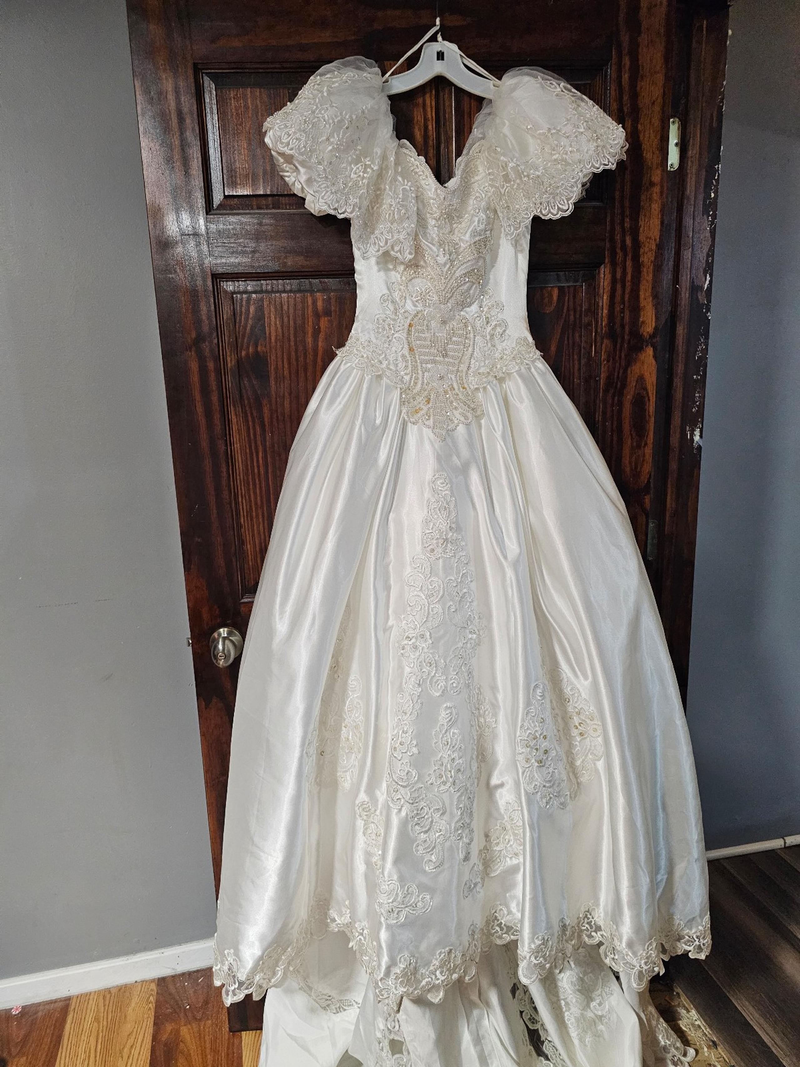 Vintage michaelangelo wedding dress size 4