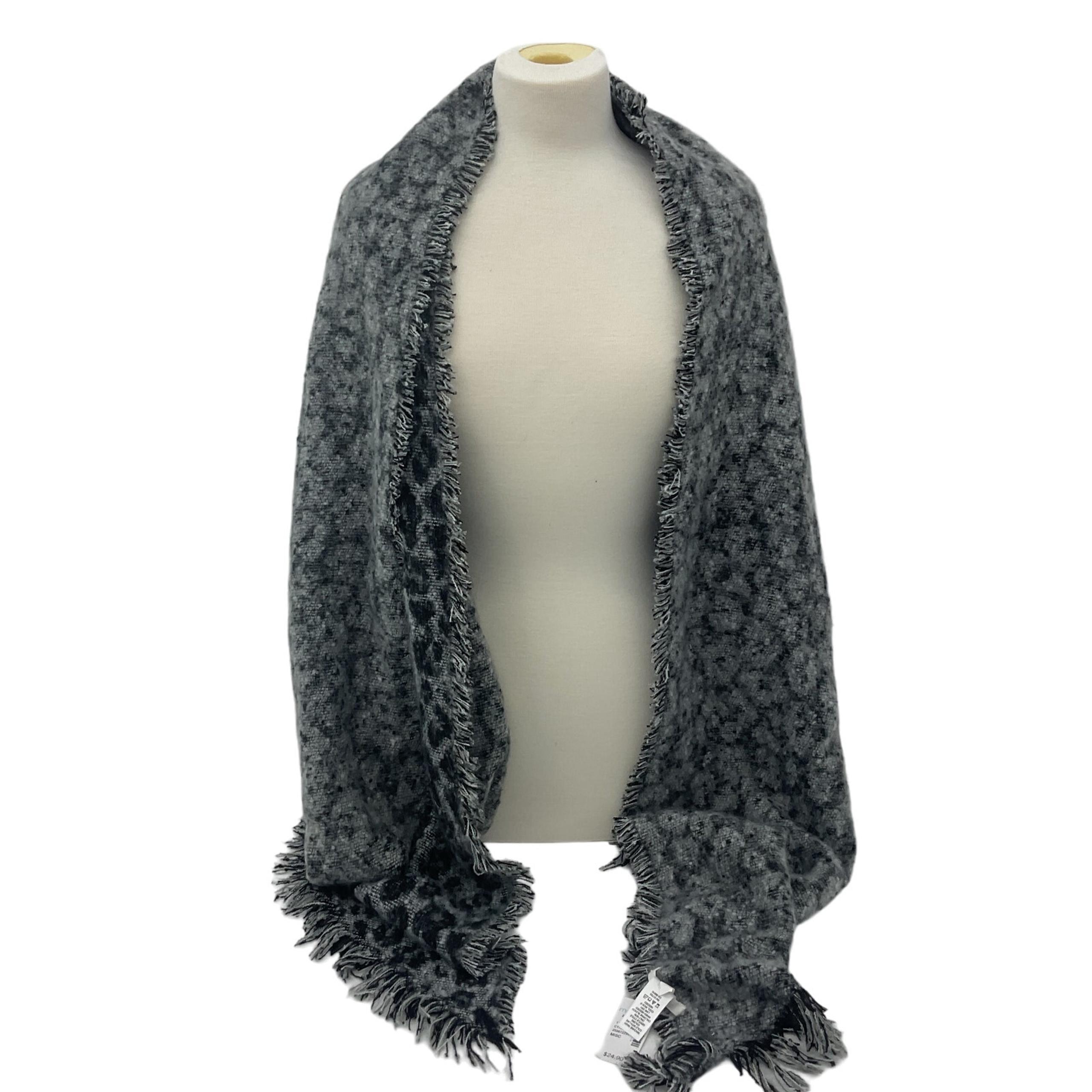 New Maurices Gray Winter Women's Floral Fringe Knit Scarf - NWT