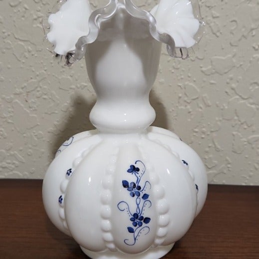 FENTON GLASS ELIZABETH SILVER CREST BEADED MELON VASE 6 1/2 T